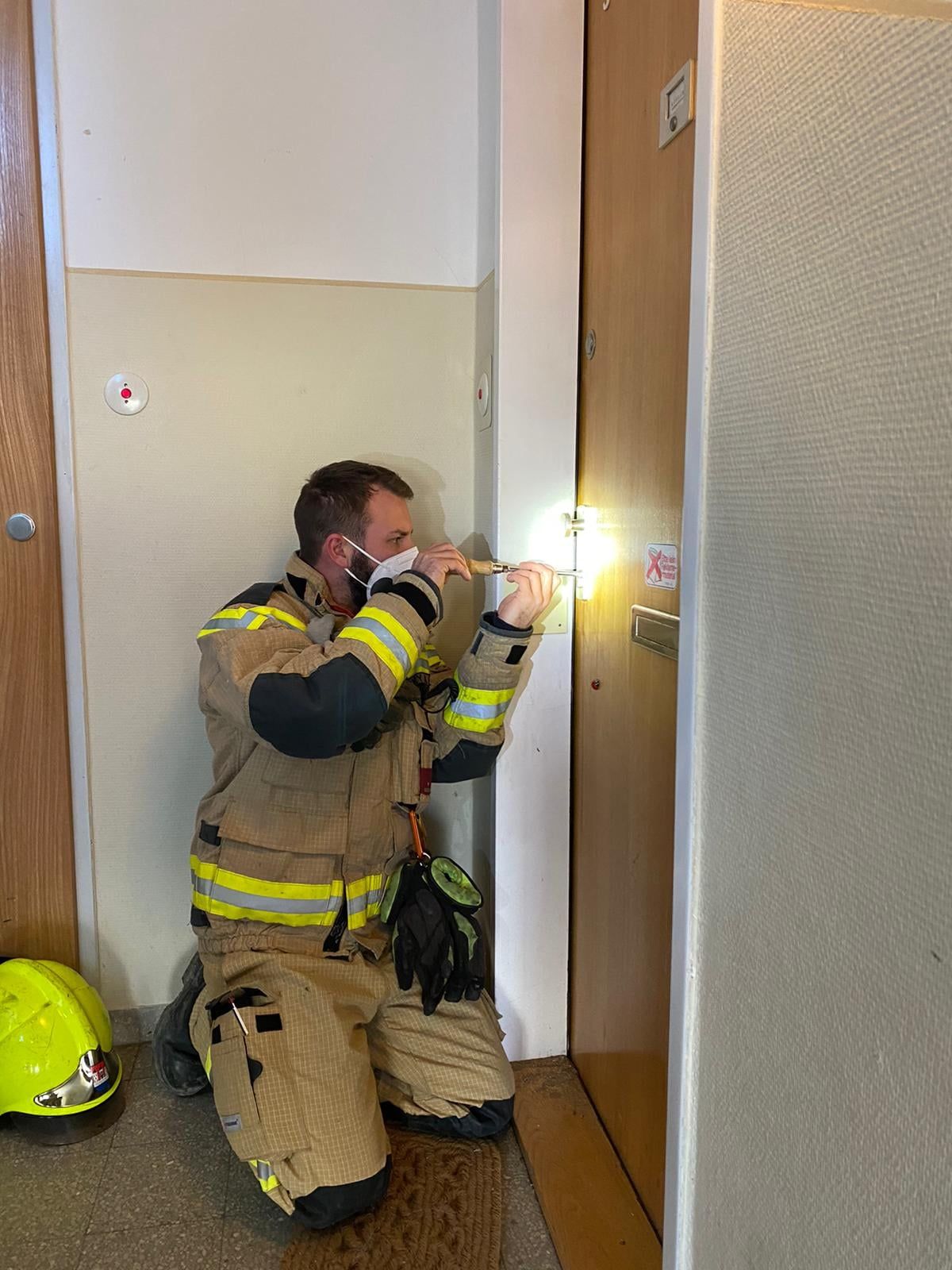 Die Feuerwehr hatte offenbar das bessere Werkzeug.