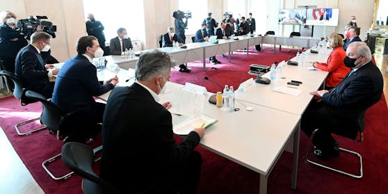 Hitzige Lockdown-Diskussion beim Krisengipfel im Kanzleramt (Archivbild). Am Montag geht es in die nächste Runde.