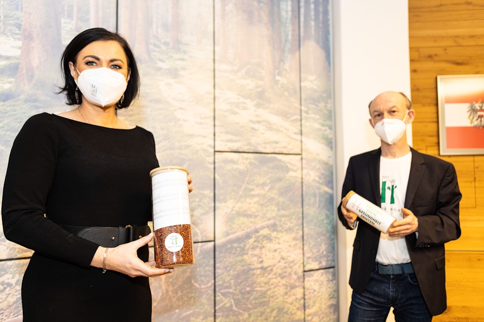 Übergabe der Unterschriften für die Petition 