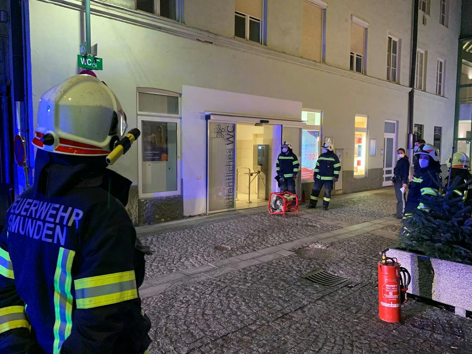 Die Freiwillige Feuerwehr Gmunden wurde zum Einsatz gerufen.