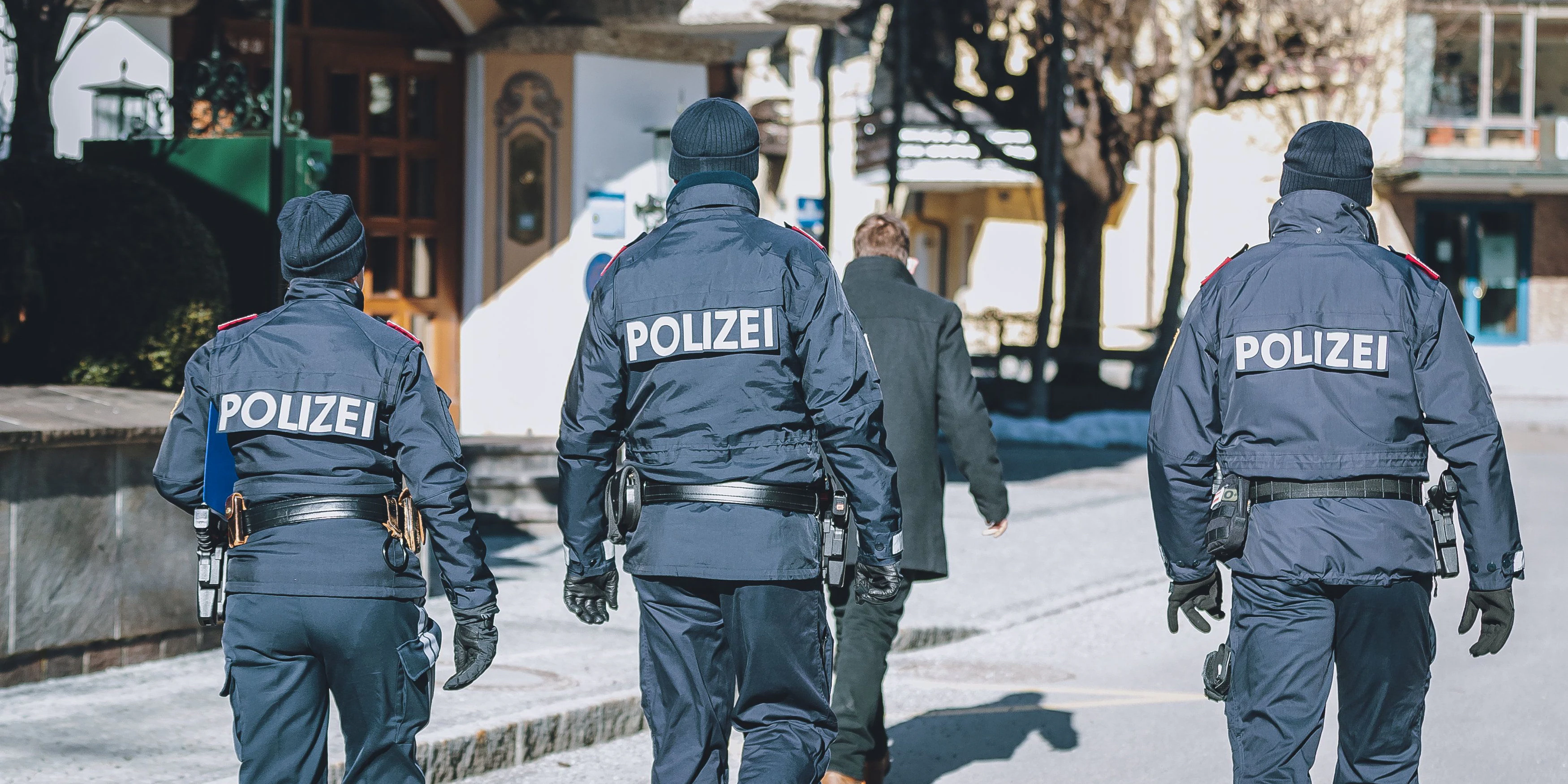 Polizeikontrolle der Corona-Vorschriften in Zell am See. Archivbild