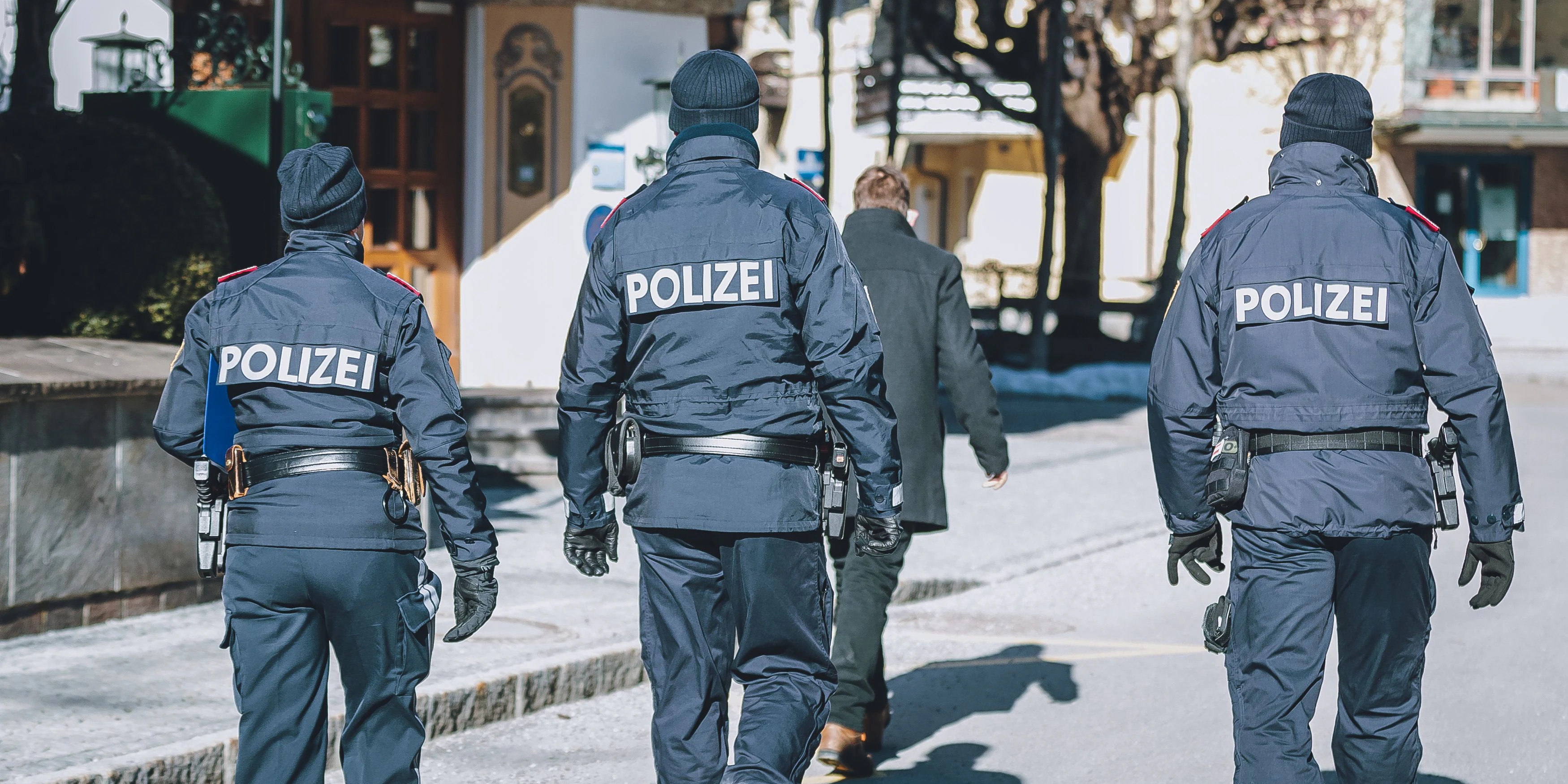 Polizeikontrolle der Corona-Vorschriften in Zell am See. Archivbild
