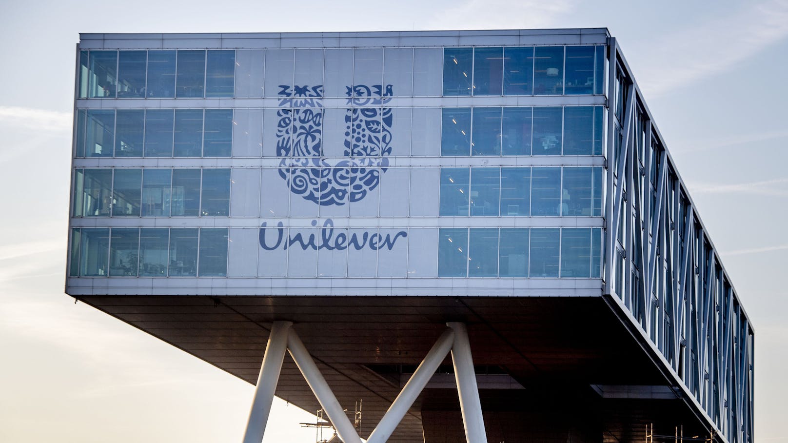 Der Verbrauchsgüterkonzern Unilever will künftig den Begriff "normal" nicht mehr zur Produktbeschreibung verwenden. 