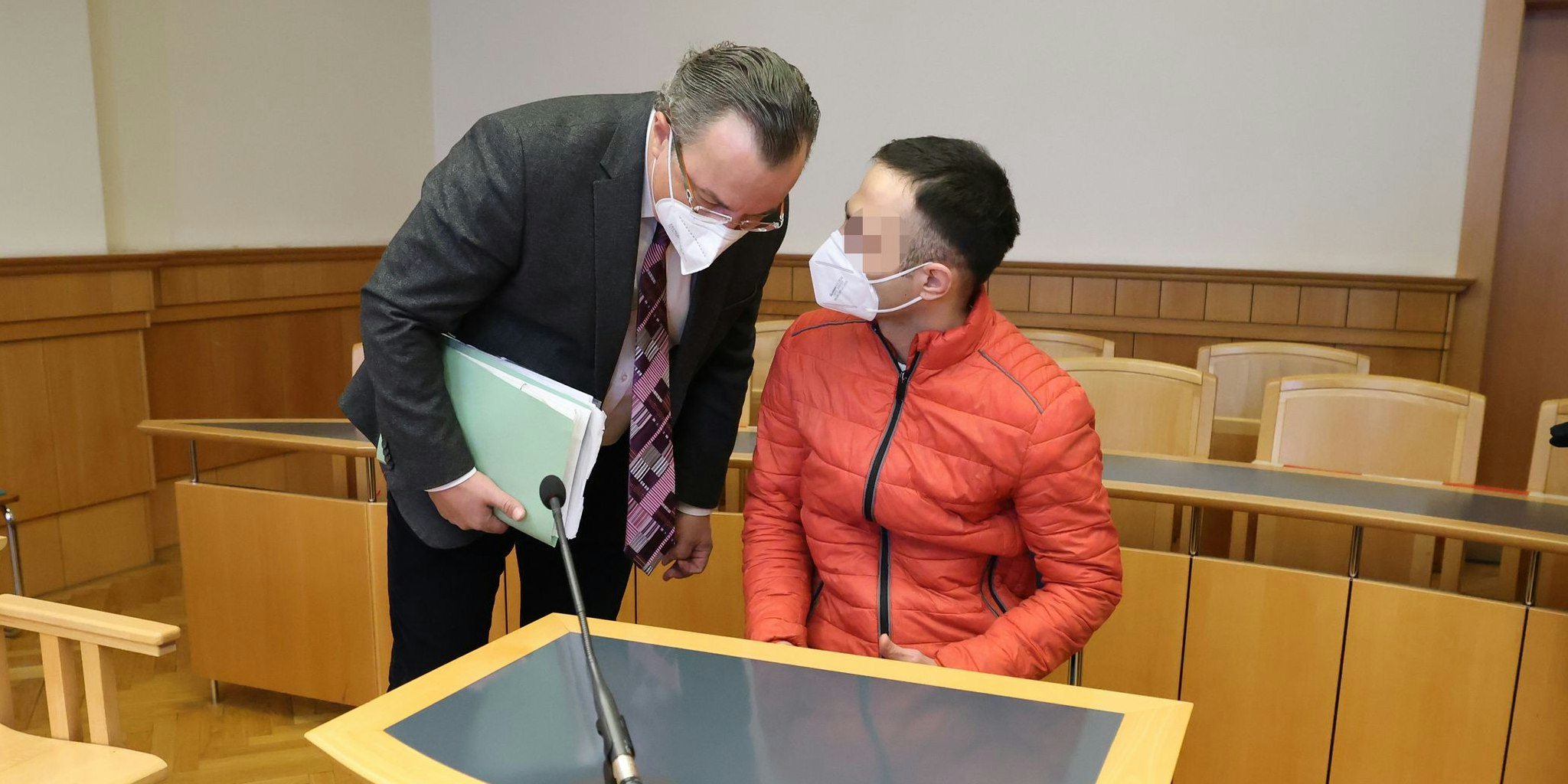 A. Reichenbach (l.) boxte Klienten raus 