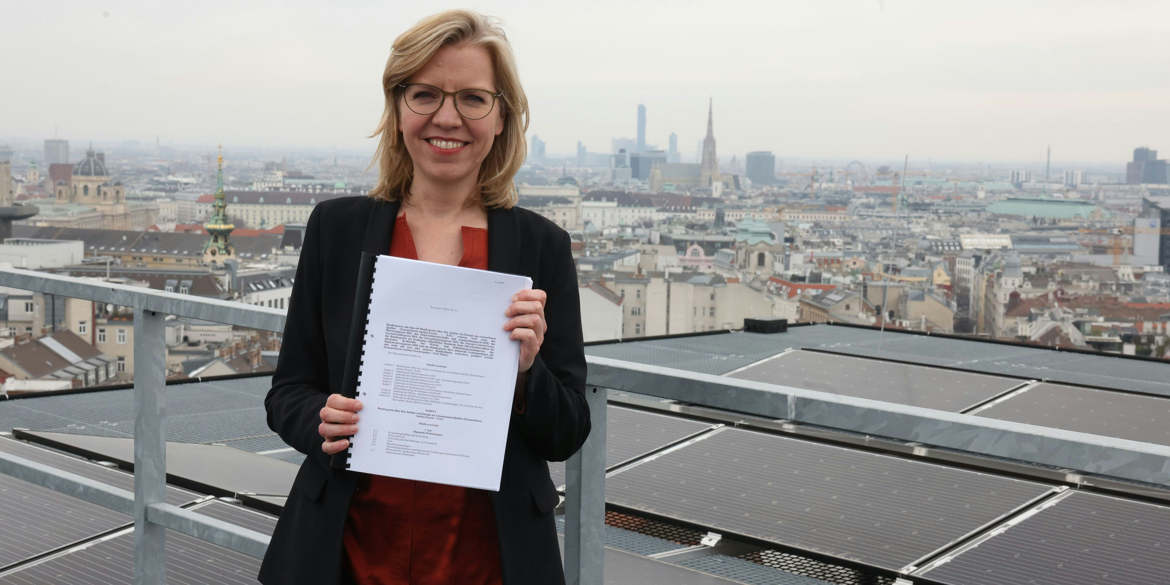 Ministerin Gewessler will hoch hinaus.