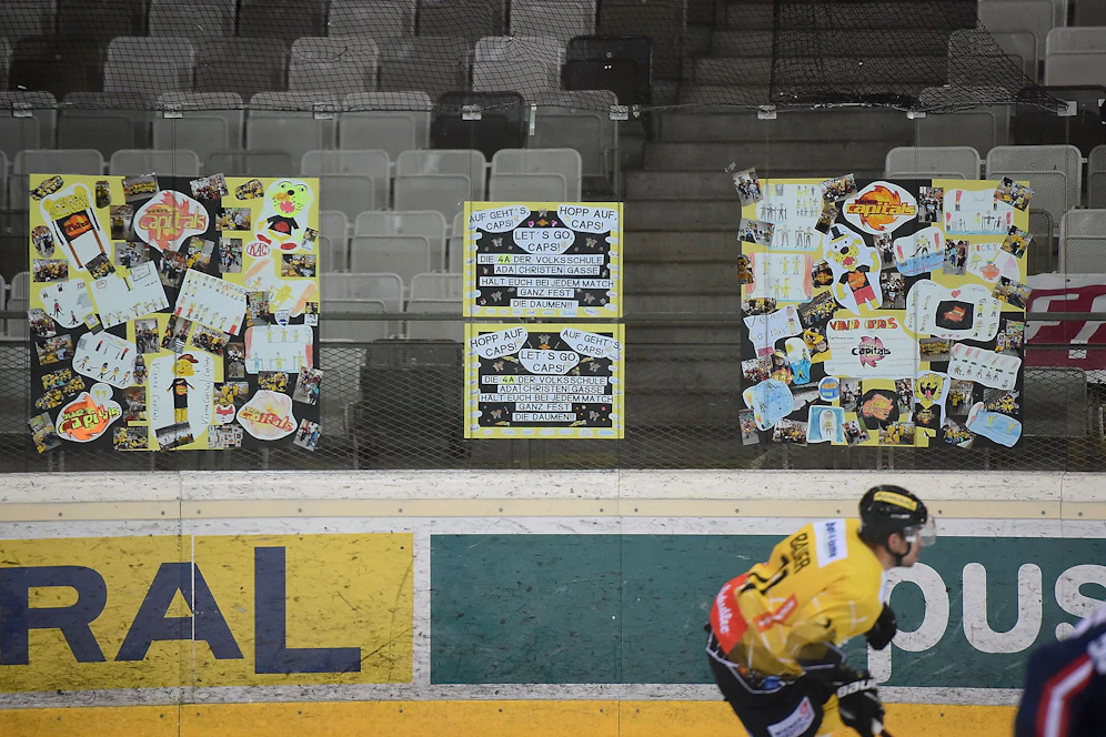 Die Fan-Plakate in Wien sollen die spusu Caps zum Meistertitel antreiben.