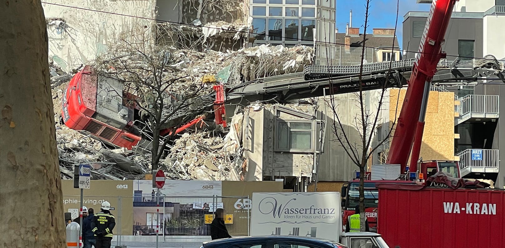 In Wien-Alsergrund passierte auf einer Abriss-Baustelle eine Panne.