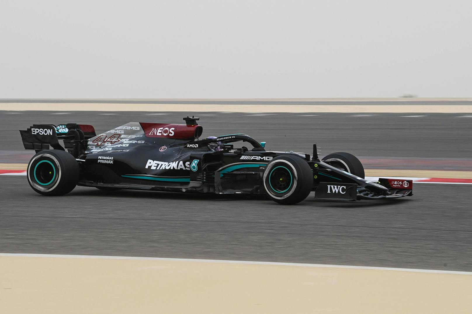 Der Mercedes von Lewis Hamilton und Valtteri Bottas ist wieder schwarz.