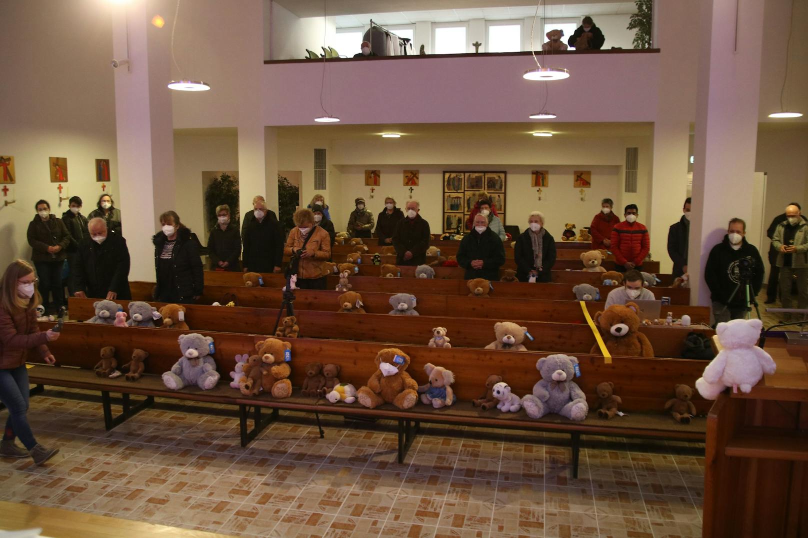 Gläubige brachten am Sonntag 150 Plüschbären mit in die Kirche in Wien-Margareten.&nbsp;