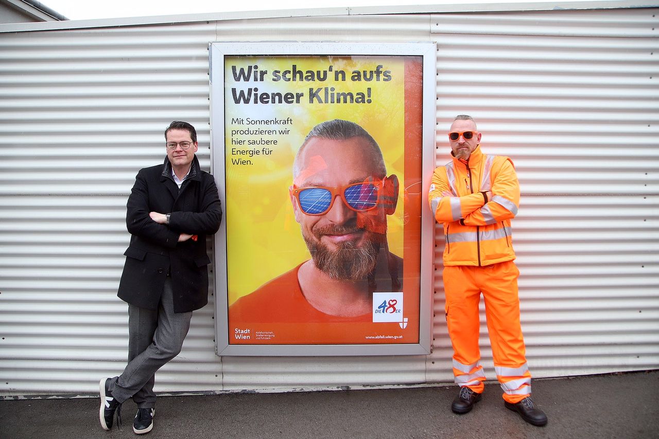 "Mistplatz mit Solaranlage": Jürgen Czernohorszky (li.) und Josef Thon, Leiter der MA48, bei der 48er-Zentrale