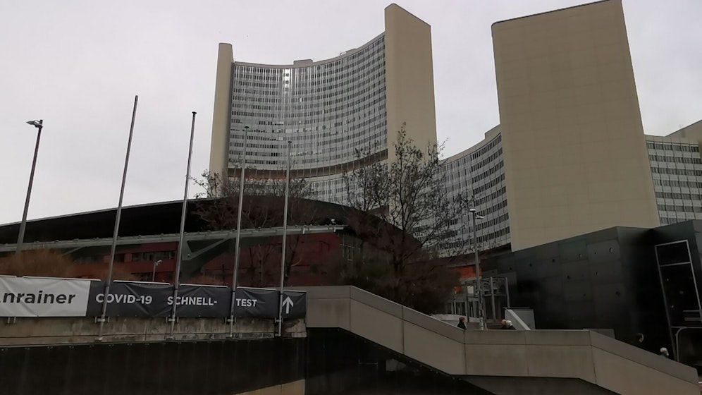 Todesfall in der Warteschlange vor Austria Center