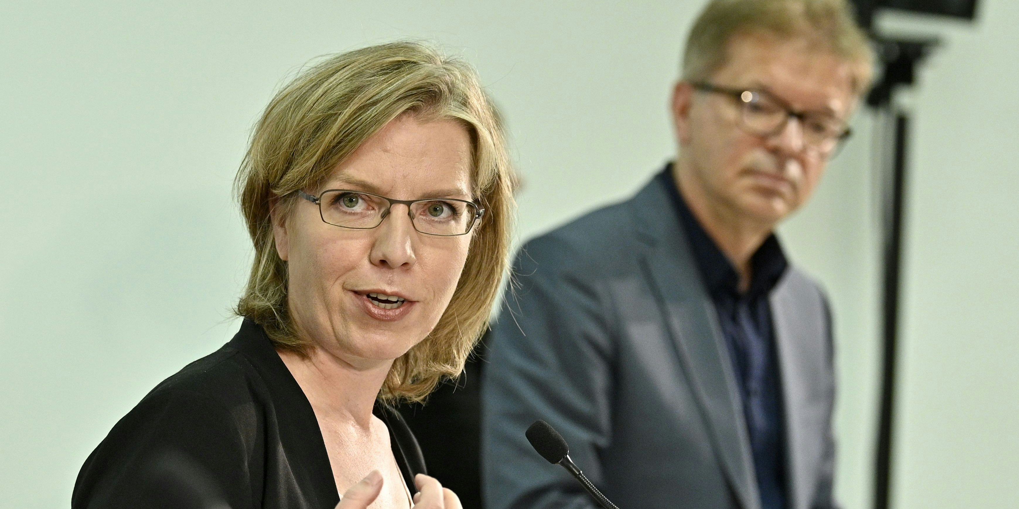 Klimaschutzministerin Gewessler vertritt seit einigen Tagen den erkrankten Gesundheitsminister.