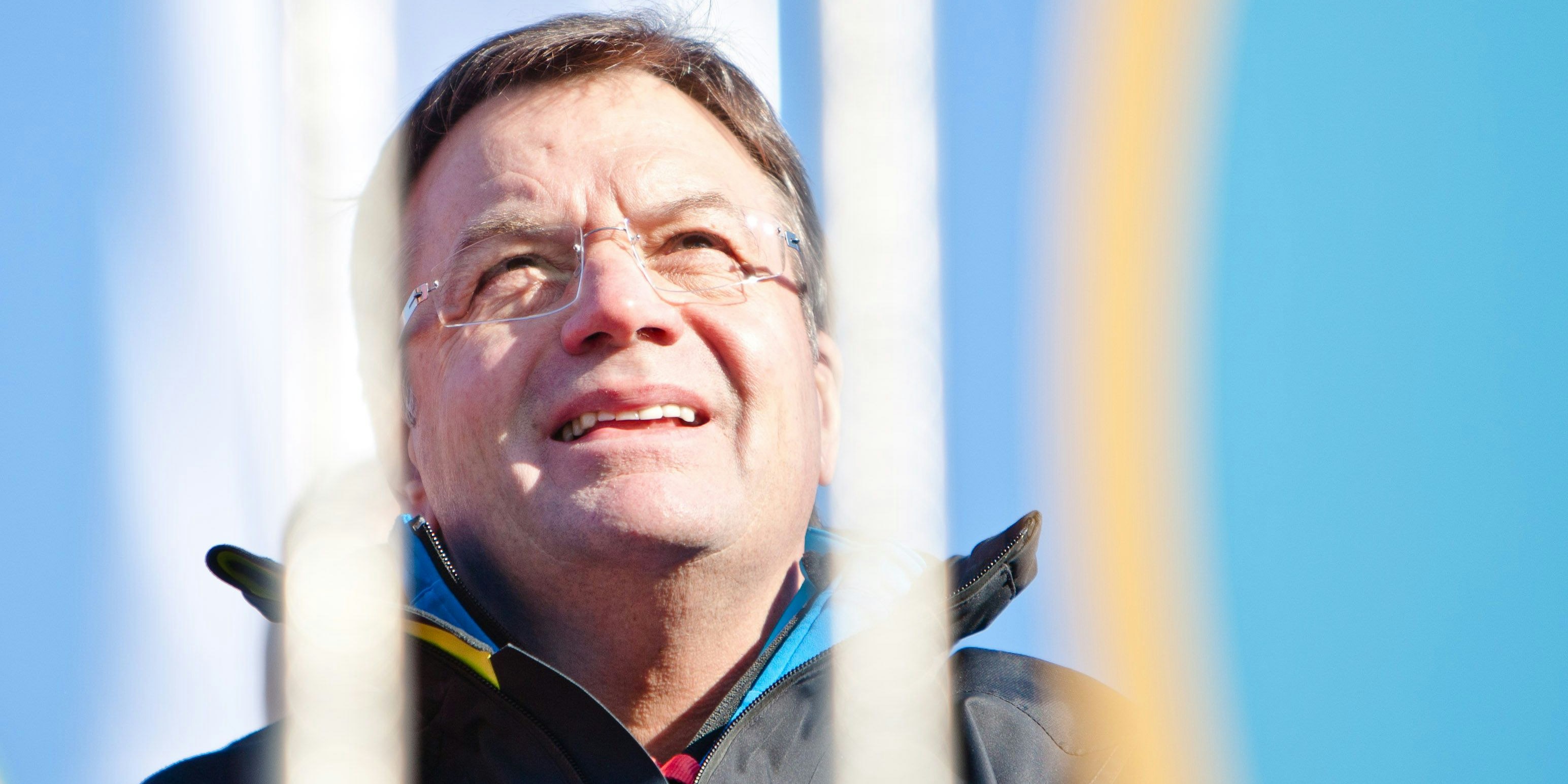 Download von www.picturedesk.com am 14.03.2021 (14:24).  26.01.2013, Streif, Kitzbuehel, AUT, FIS Weltcup Ski Alpin, Abfahrt, Herren, im Bild Tiroler Landeshauptmann Günther Platter // during mens Downhill of the FIS Ski Alpine World Cup at the Streif course, Kitzbuehel, Austria on 2013/01/26. EXPA Pictures © 2013, PhotoCredit: EXPA/ Markus Casna - 20130126_PD1831 - Rechteinfo: Rights Managed (RM)