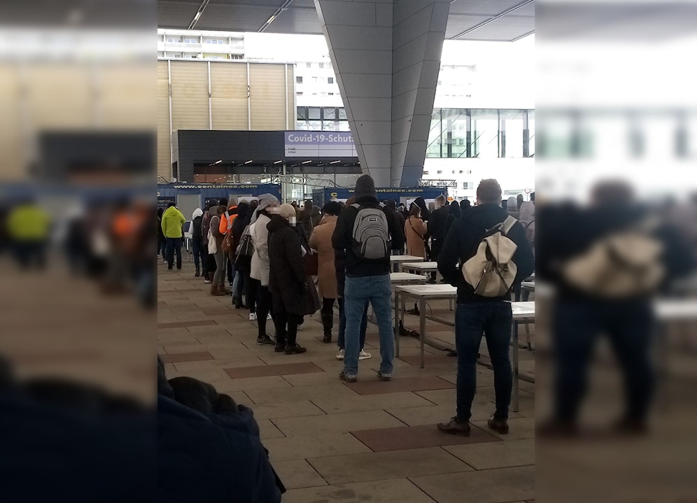 Der Notarzt und die Polizei sind vor Ort.