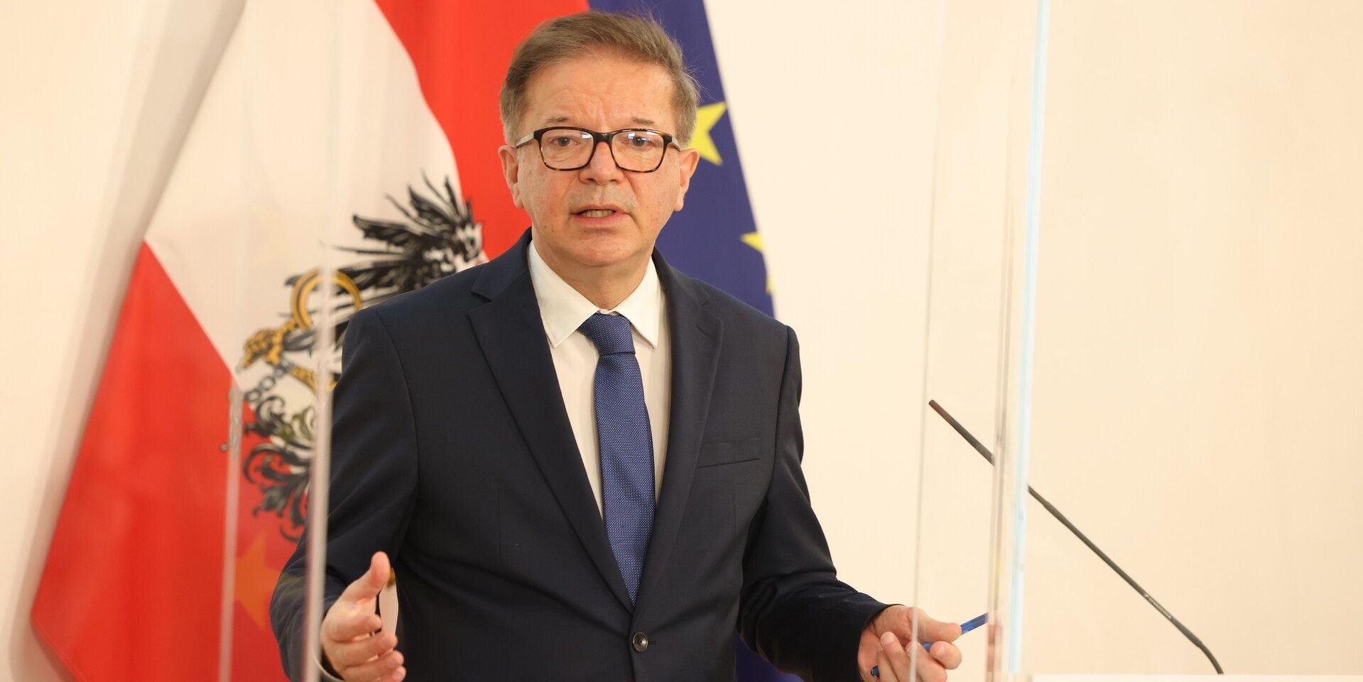 Anschober könnte mit schlechten Neuigkeiten aus seiner gesundheitlichen Auszeit zurückkehren.