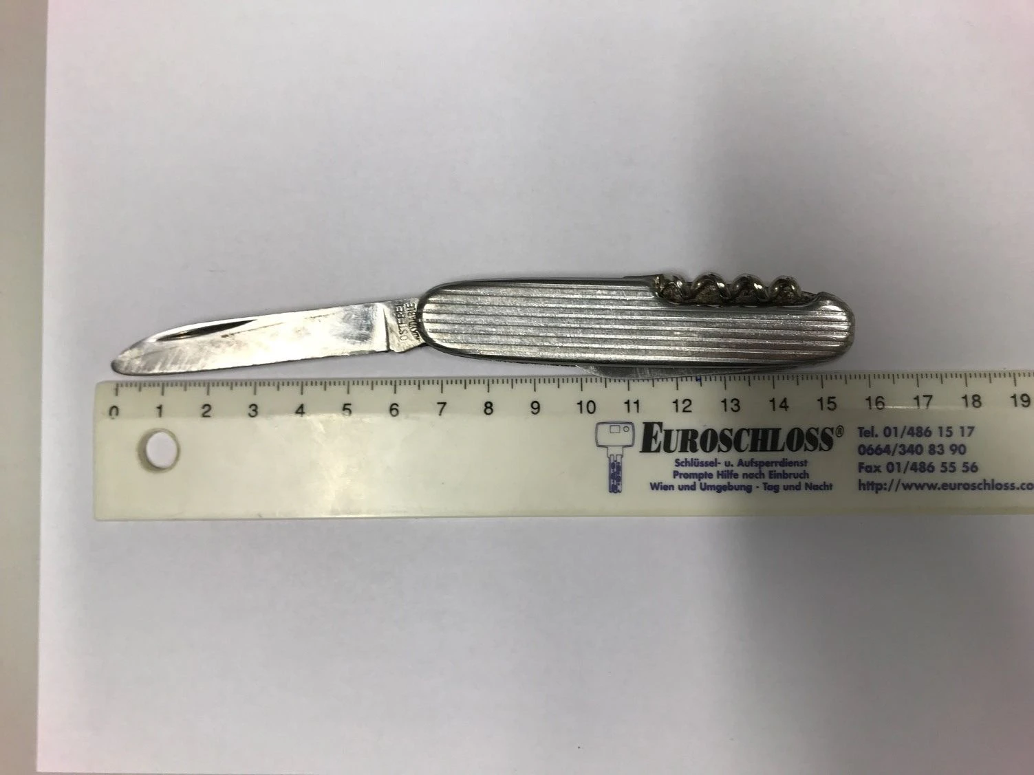 Dieses Messer wurde beim Tatverdächtigen sichergestellt.