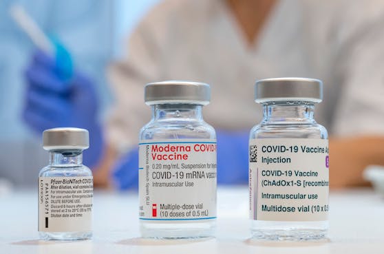 Die Impfstoffhersteller prüfen bereits, ob eine Modifizierung aufgrund der neuen Omikron-Variante notwendig ist.