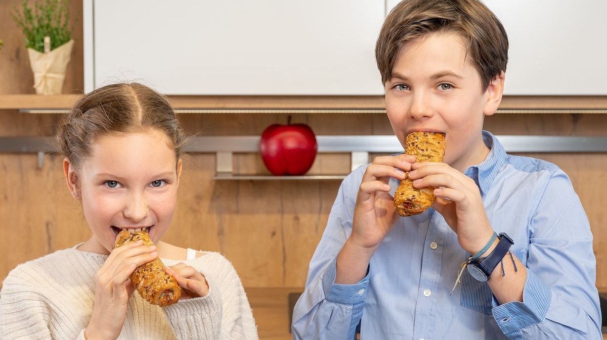 Besonderes Highlight ist die Käsekrainer im Blätterteig im PENNY-MARKT Gebäckregal. 