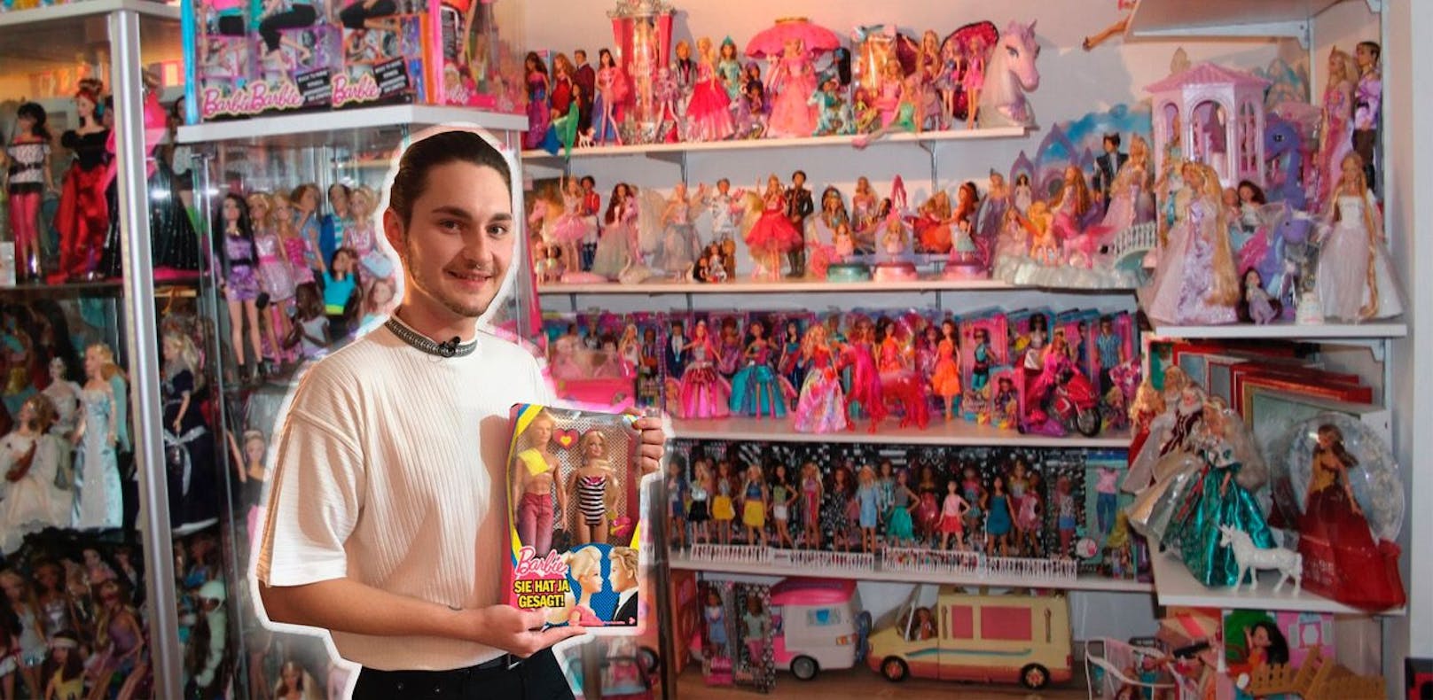 Dominik Schinkinger hat 4.000 Barbies zu Hause.