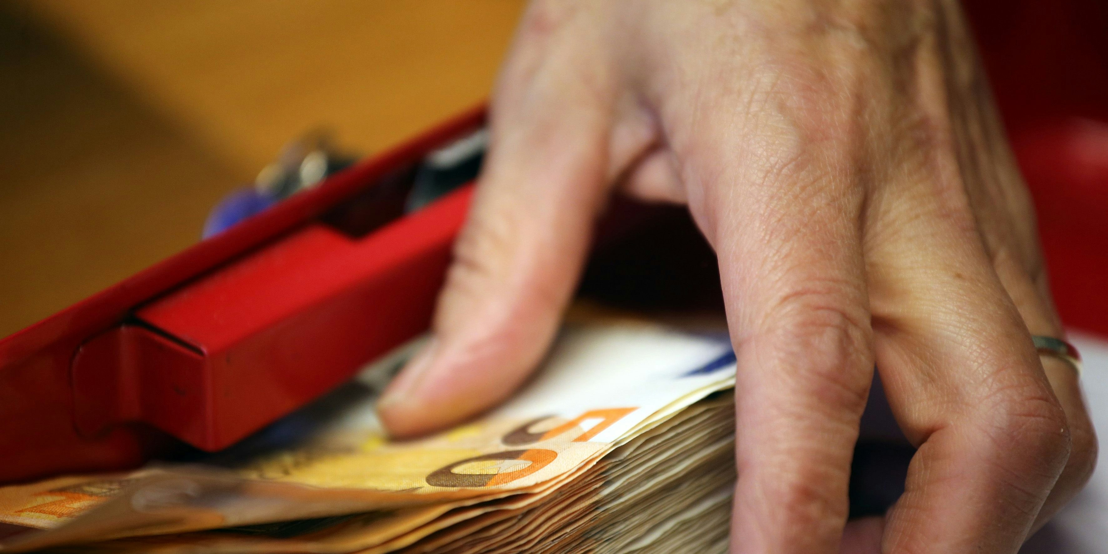 Weil ein Unternehmen ein Wiedereinstellungsversprechen nicht einhielt, gab es eine Schadenersatzzahlung.