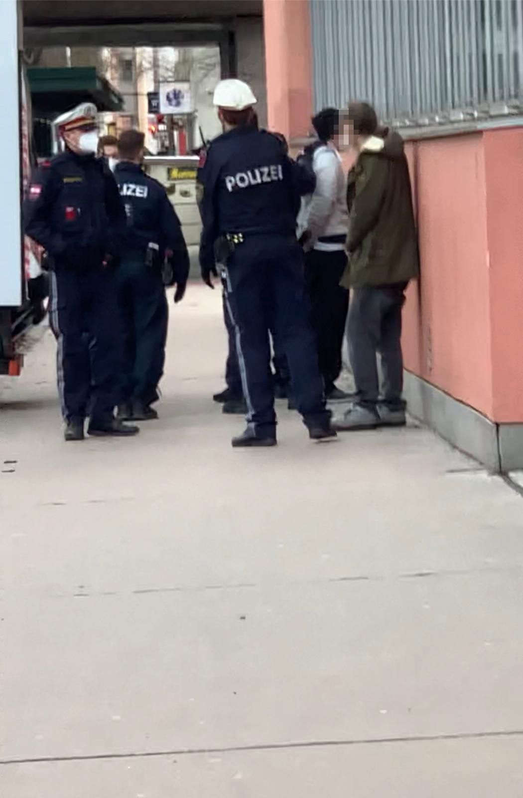 Die beiden Männer wurde auf der Engerthstraße festgenommen.