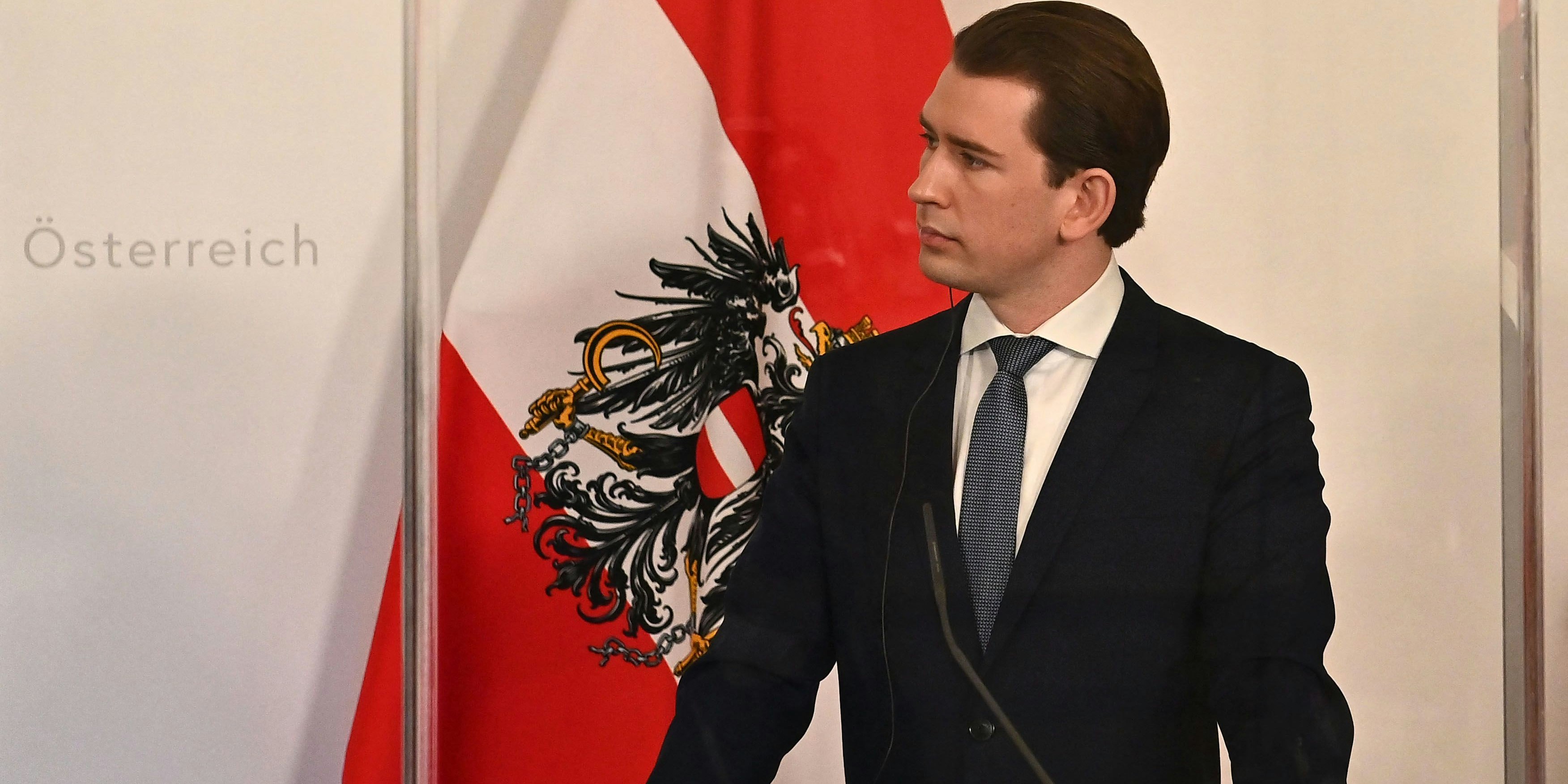 Download von www.Bundeskanzler Sebastian Kurz fliegt am Donnerstag nach Berlin.com am 16.03.2021 (15:01). Austria's Chancellor Sebastian Kurz attends a press conference on the current situation regarding the delivery of vaccines against the novel coronavirus COVID-19 disease in Europe on March 16, 2021, at the Chancellery in Vienna, Austria. - Austria, the Czech Republic, Slovenia, Bulgaria and Latvia have called for talks among EU leaders regarding "huge disparities" in the distribution of vaccines, according to a letter published on March 13, 2021. (Photo by Joe Klamar / AFP) - 20210316_PD4364 - Rechteinfo: Rights Managed (RM) Nur für redaktionelle Nutzung! Werbliche Nutzung erfordert Freigabe: bitte schicken Sie uns eine Anfrage.