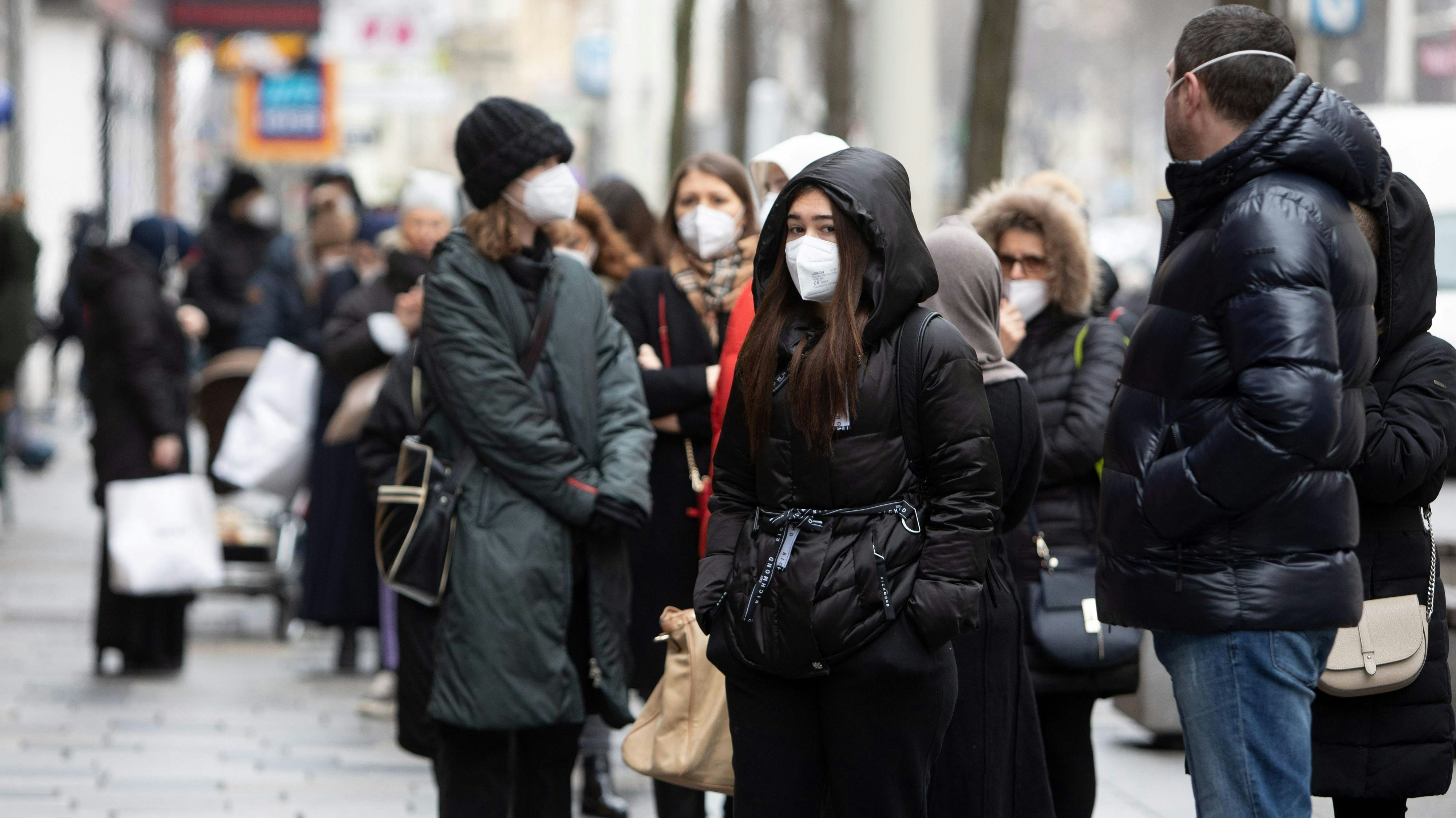 Das Durchschnittsalter der Corona-Infizierten liegt bei 38,3 Jahren.