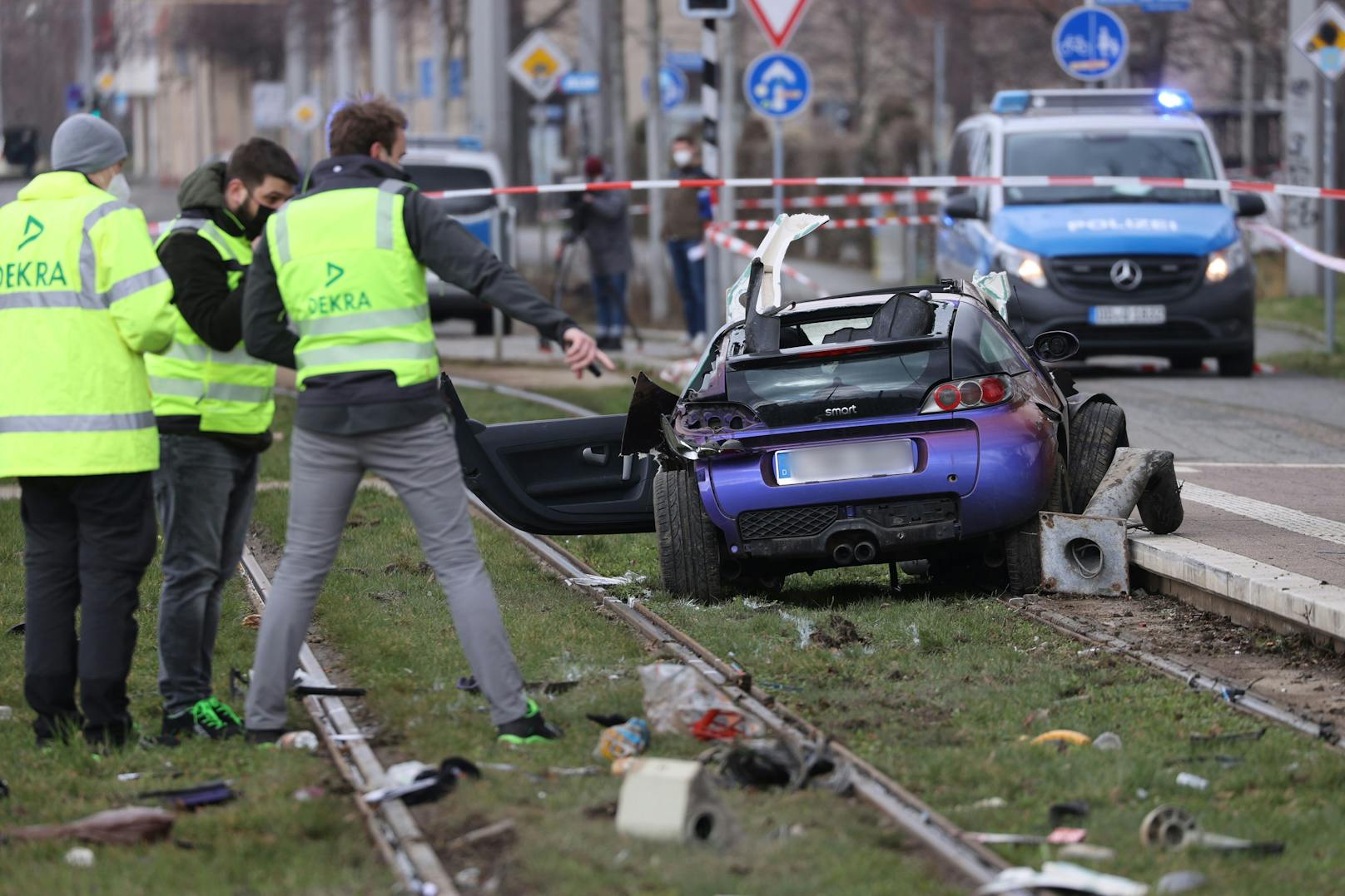 In Leipzig fuhr ein Autolenker in eine Menschengruppe, zwei Personen starben.