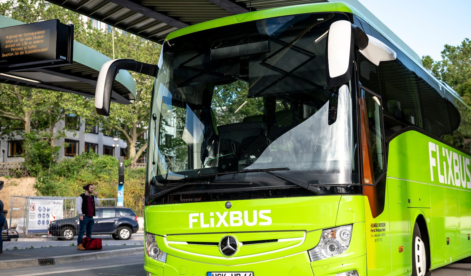 Der Fernbus-Anbieter FlixBus schränkt den Österreich-Betrieb vorerst bis zum 12. Dezember ein. (Symbolbild) <br>