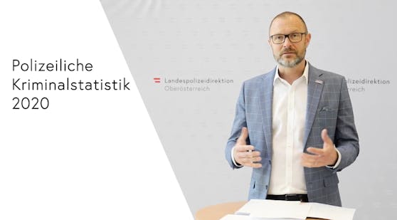 Polizeidirektor Andreas Pilsl präsentierte am Donnerstag zusammen mit LKA-Chef Gottfried Mitterlehner die OÖ Kriminalstatistik des abgelaufenen Jahres.