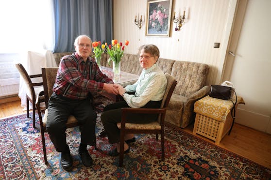 Johann (87) und Erna K. (81) wurden am Telefon bei 1450 abgewiesen.