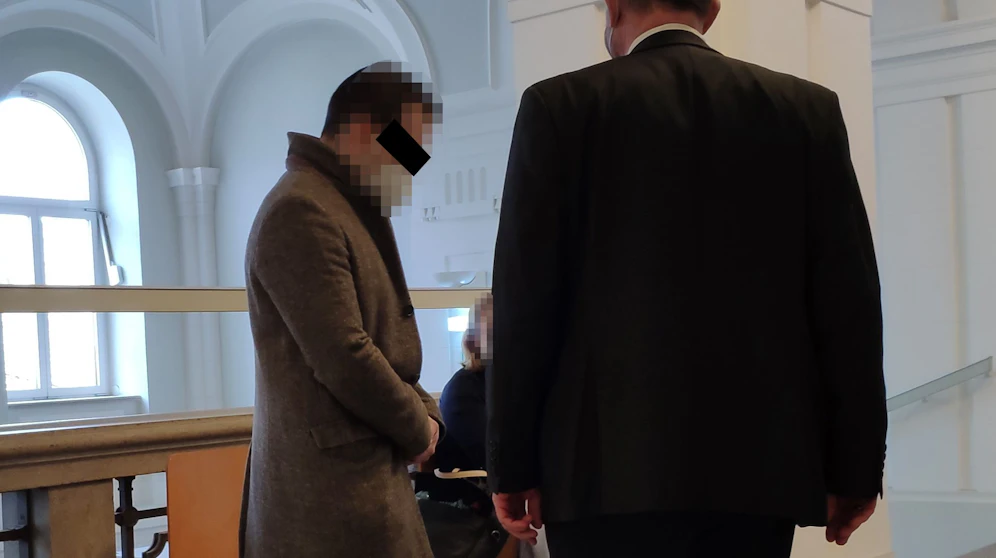 Der Angeklagte in St. Pölten bei Gericht.