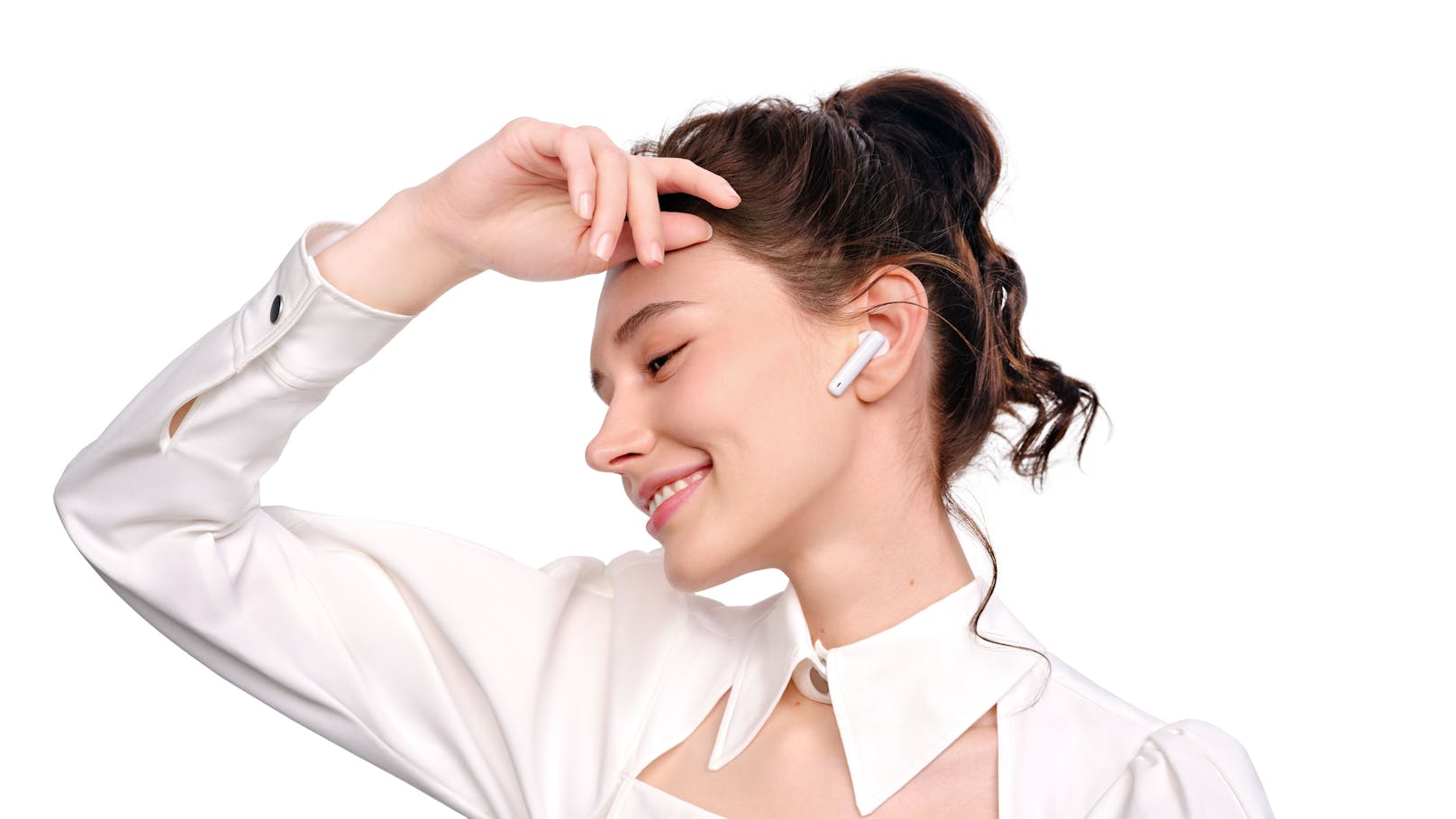 Die Huawei FreeBuds 4i sollen durch stärkere Akkuleistung und intelligente aktive Geräuschunterdrückung auffallen. Kosten werden sie 99 Euro in Schwarz und Weiß.