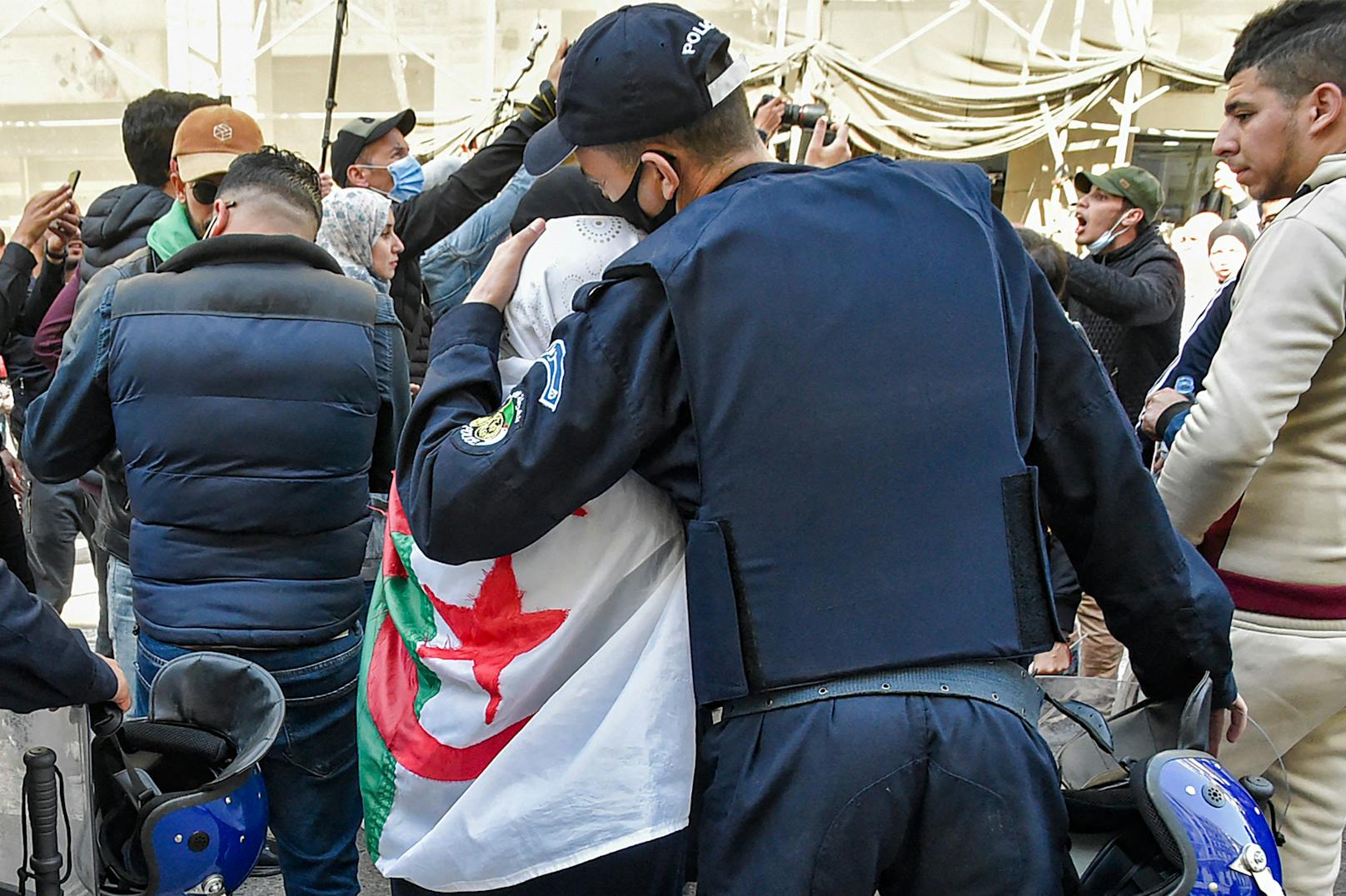 Algerien wurde von einem heftigen Erdbeben erschüttert.