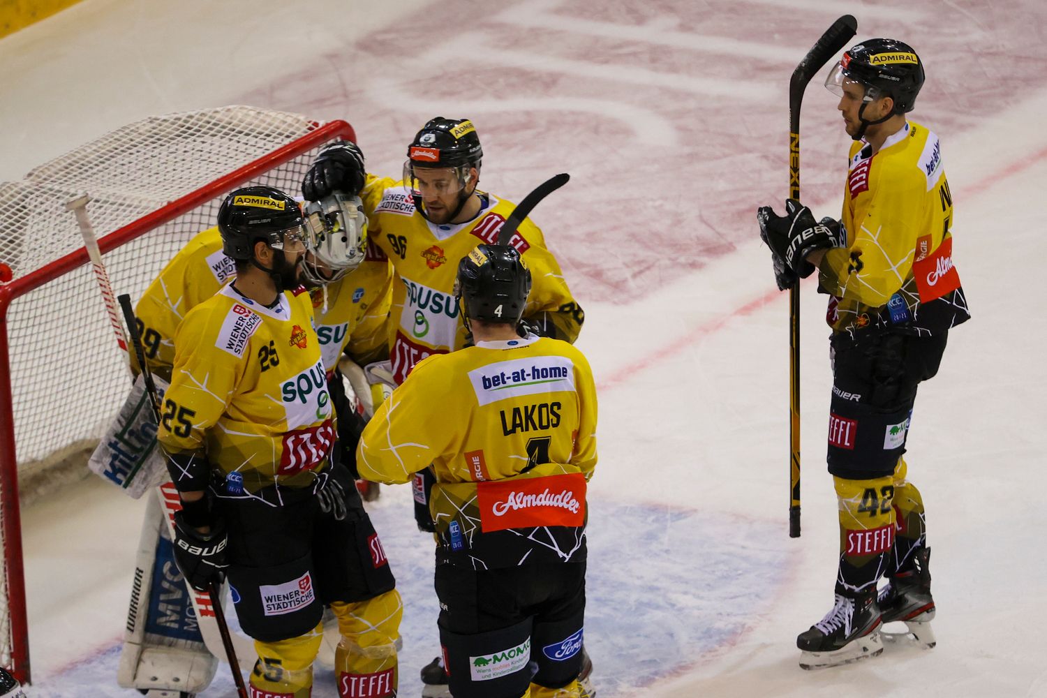 Die Vienna Capitals feiern ein Schützenfest. 