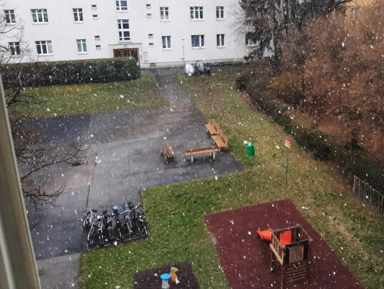 In Wien begann es plötzlich zu schneien.