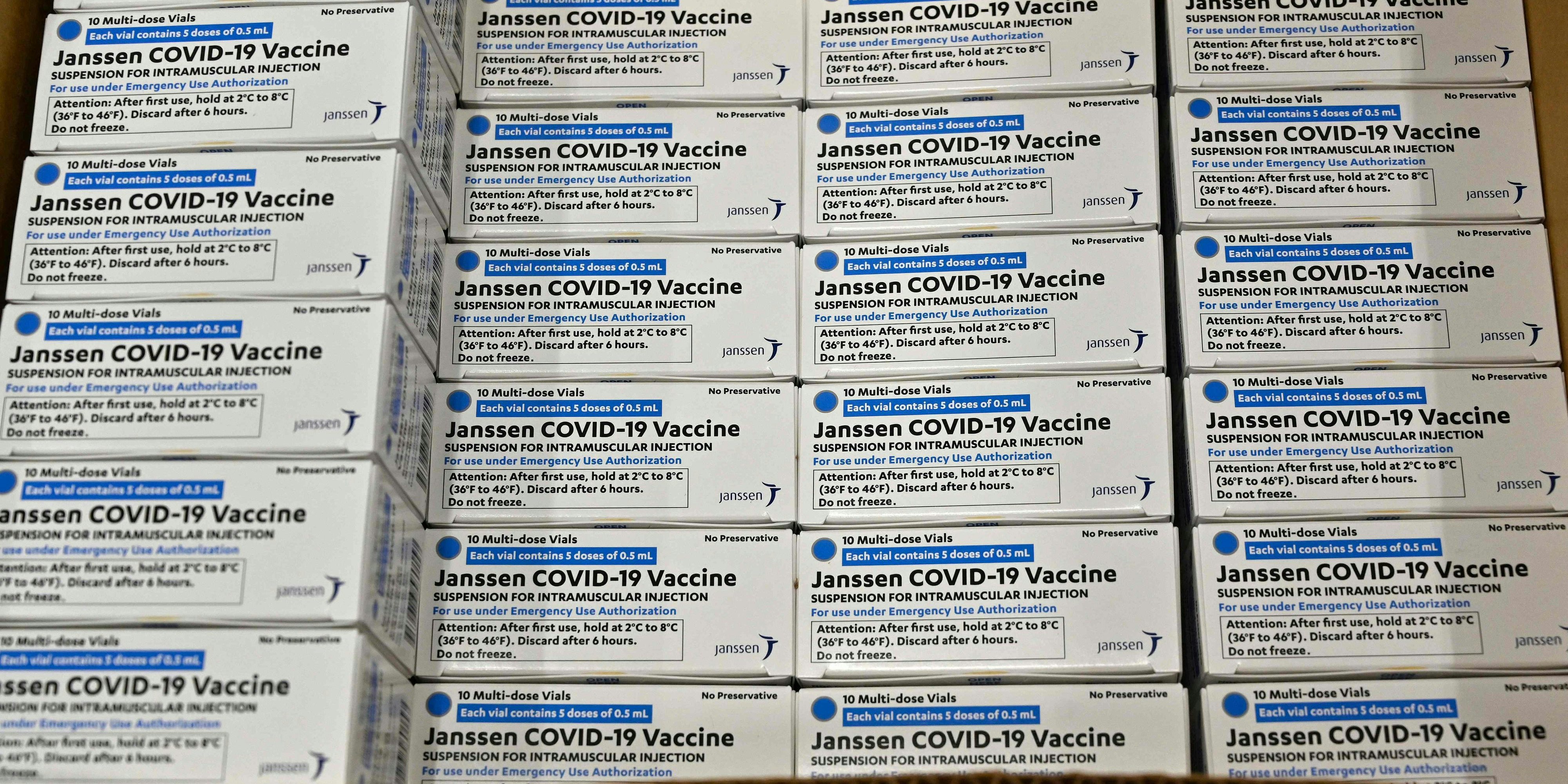 Nach Bahrain hat der Coronavirus-Impfstoff von Johnson &amp; Johnson nun auch in den USA eine Notfallzulassung erhalten.