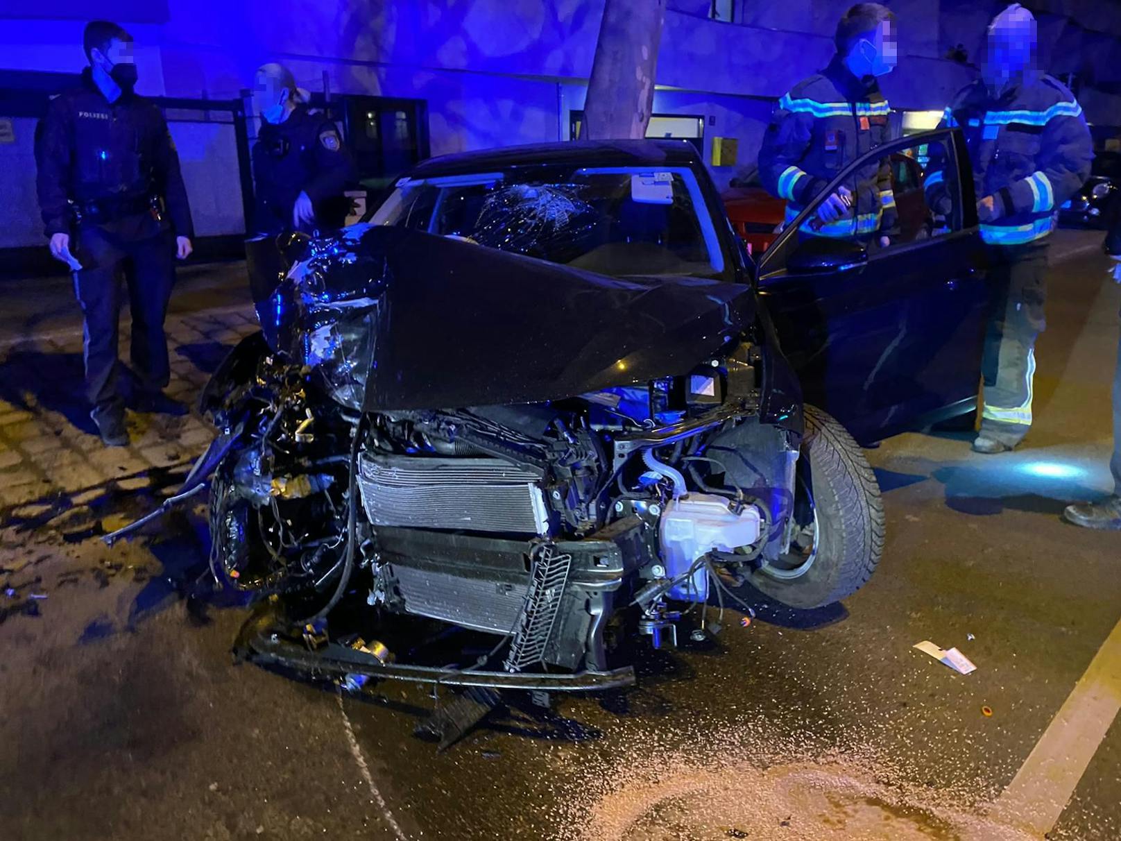 Schwerer Unfall in Wien-Donaustadt am Sonntagabend