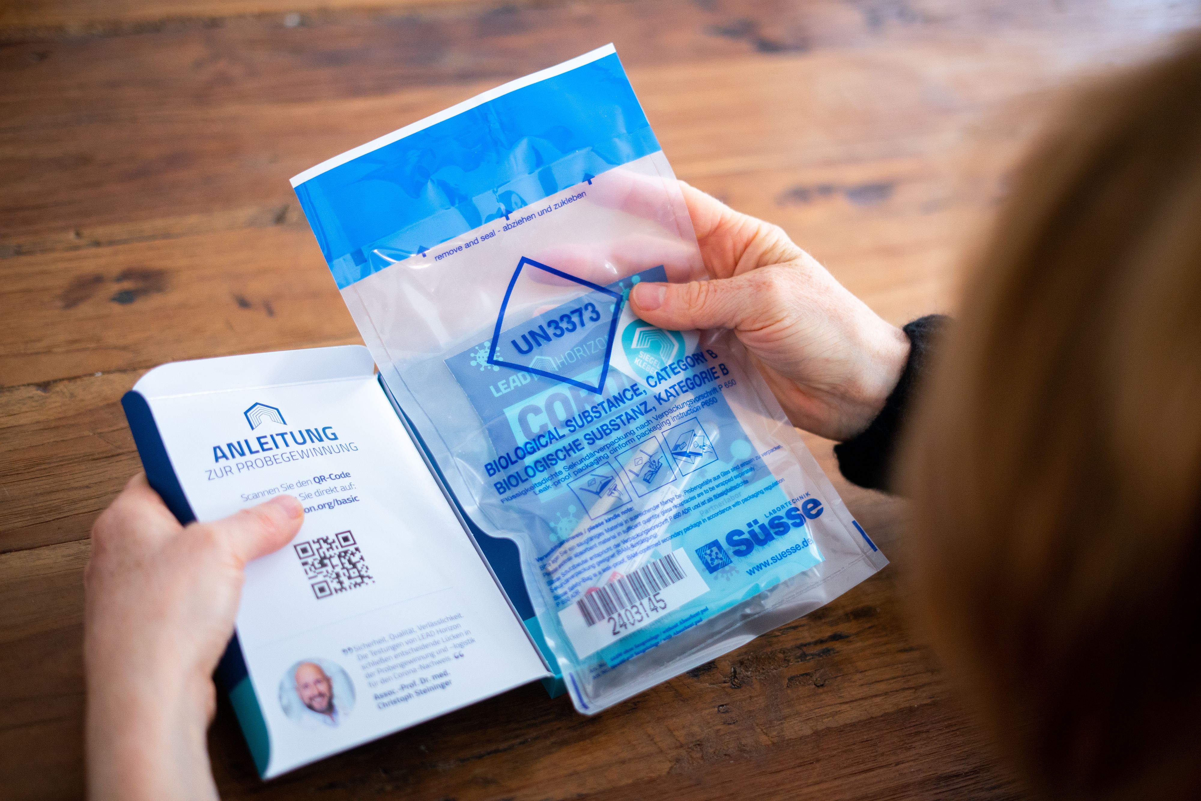 Antigen Schnelltest, aufgenommen am 15. Februar 2021 in Schüttdorf, Österreich. 