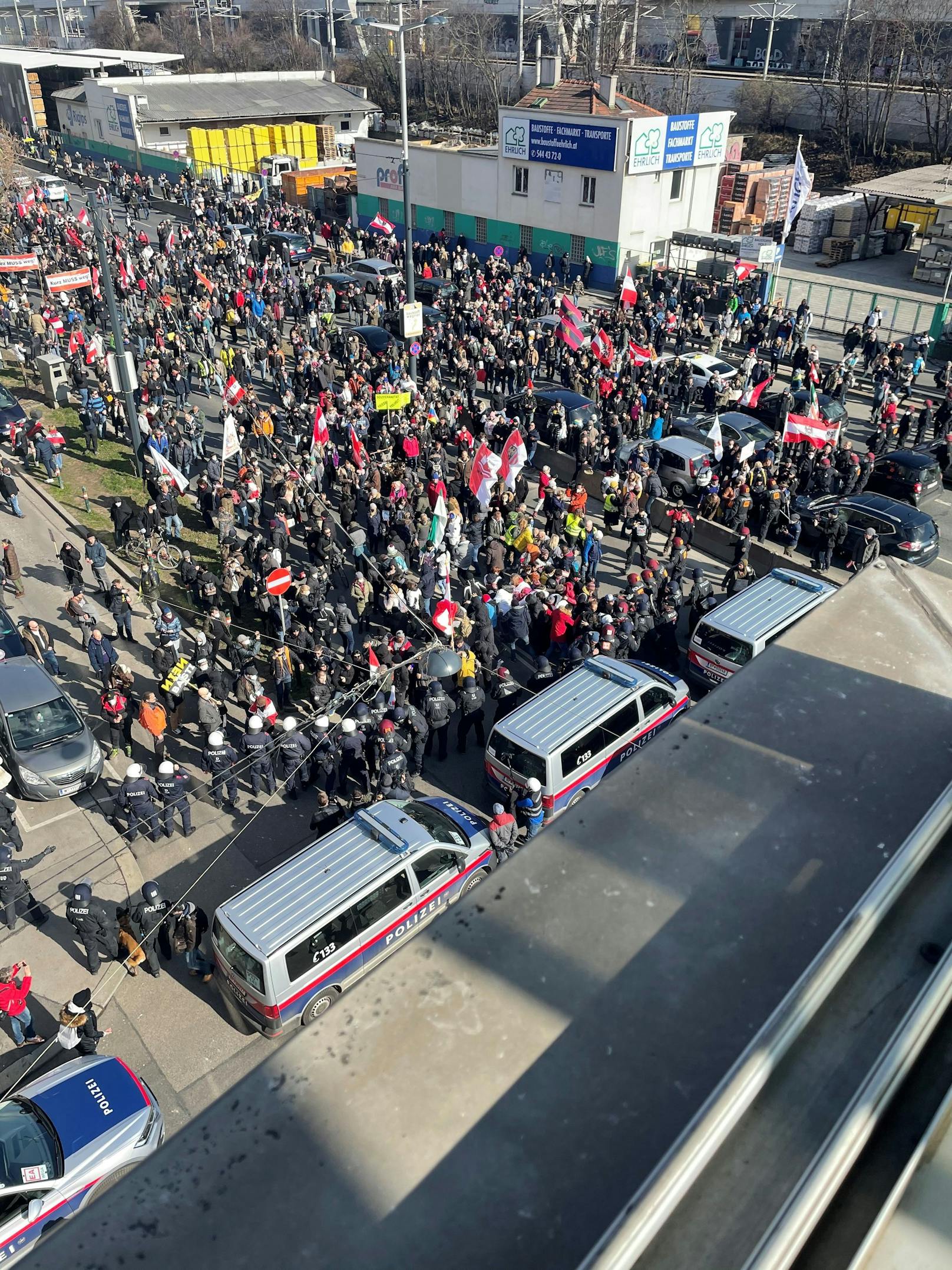 Corona-Demonstranten am Wiener Gürtel