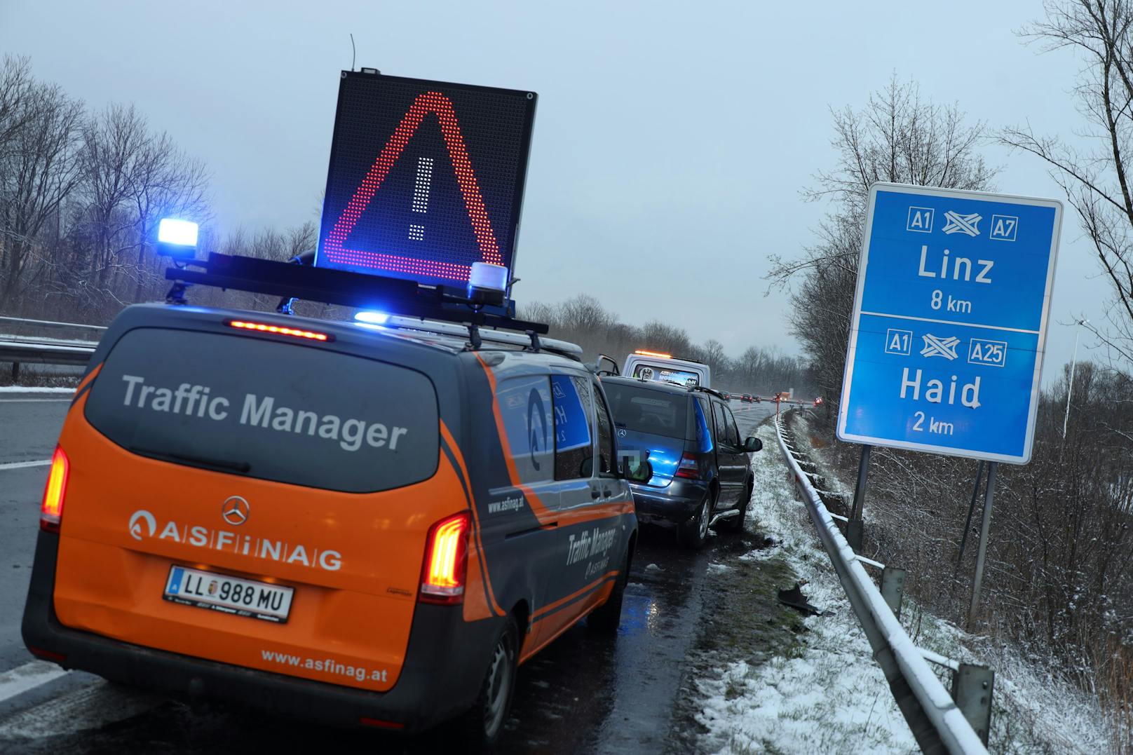 17 Verletzte bei schwerem Serienunfall auf Welser Autobahn