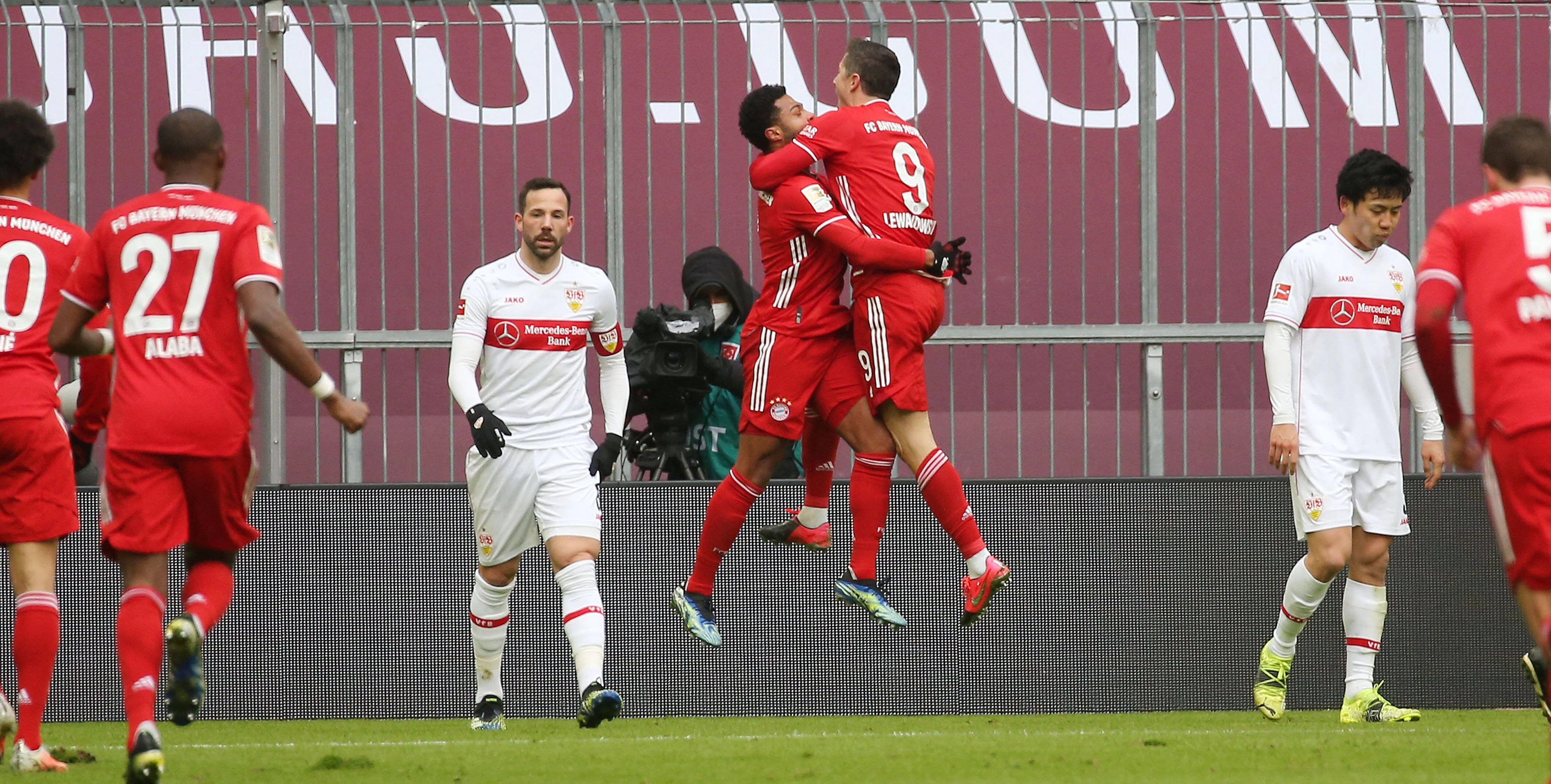 Robert Lewandowski trifft gegen Stuttgart. 