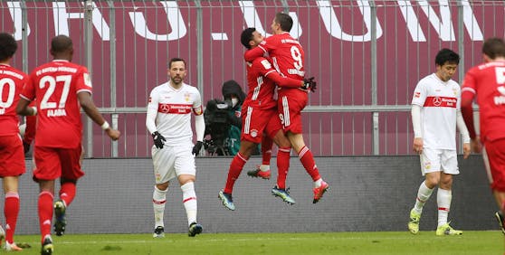 Robert Lewandowski trifft gegen Stuttgart.