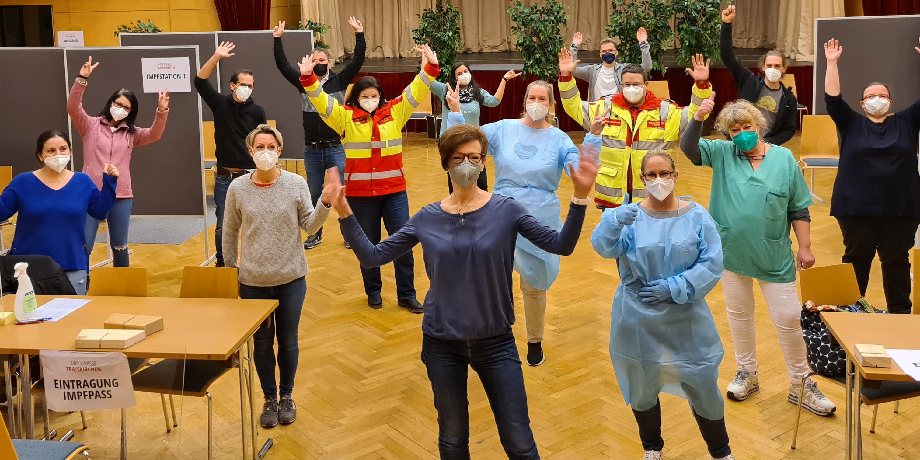 Ein Foto von den Helfern in Traiskirchen