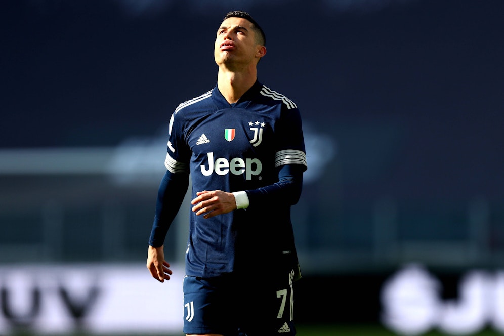 Cristiano Ronaldo muss nach dem 0:1 gegen Benevento durchschnaufen.