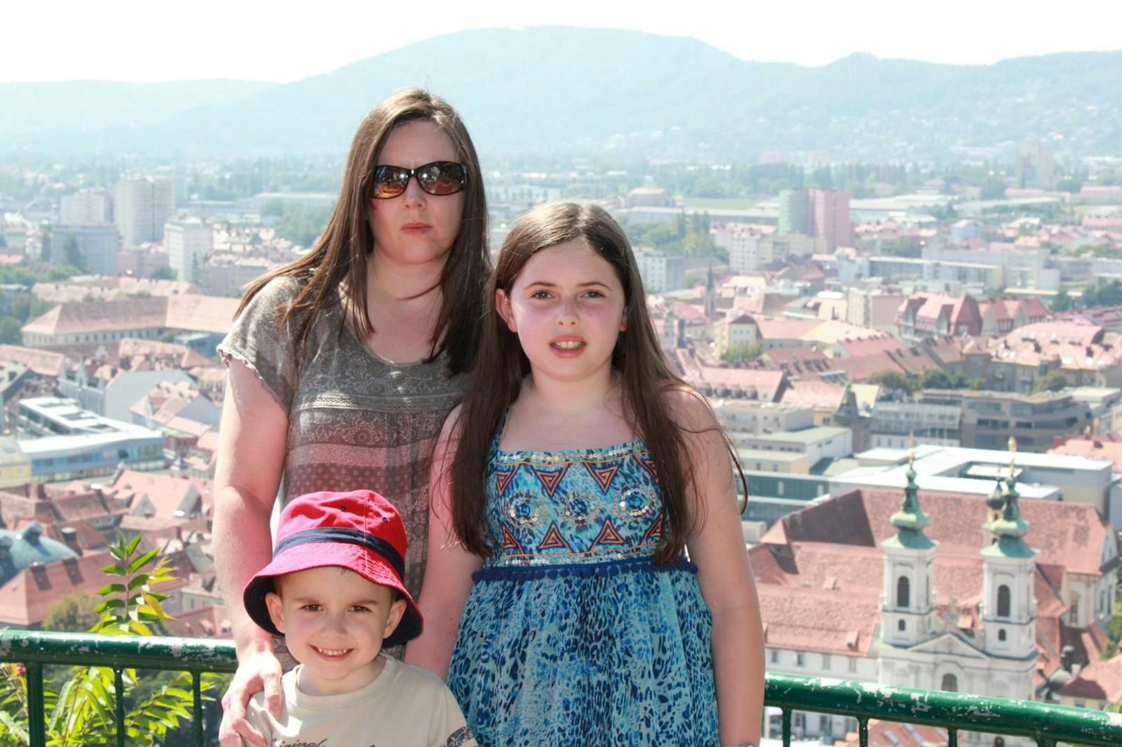 Mit seiner Familie kam er zur Behandlung nach Graz …