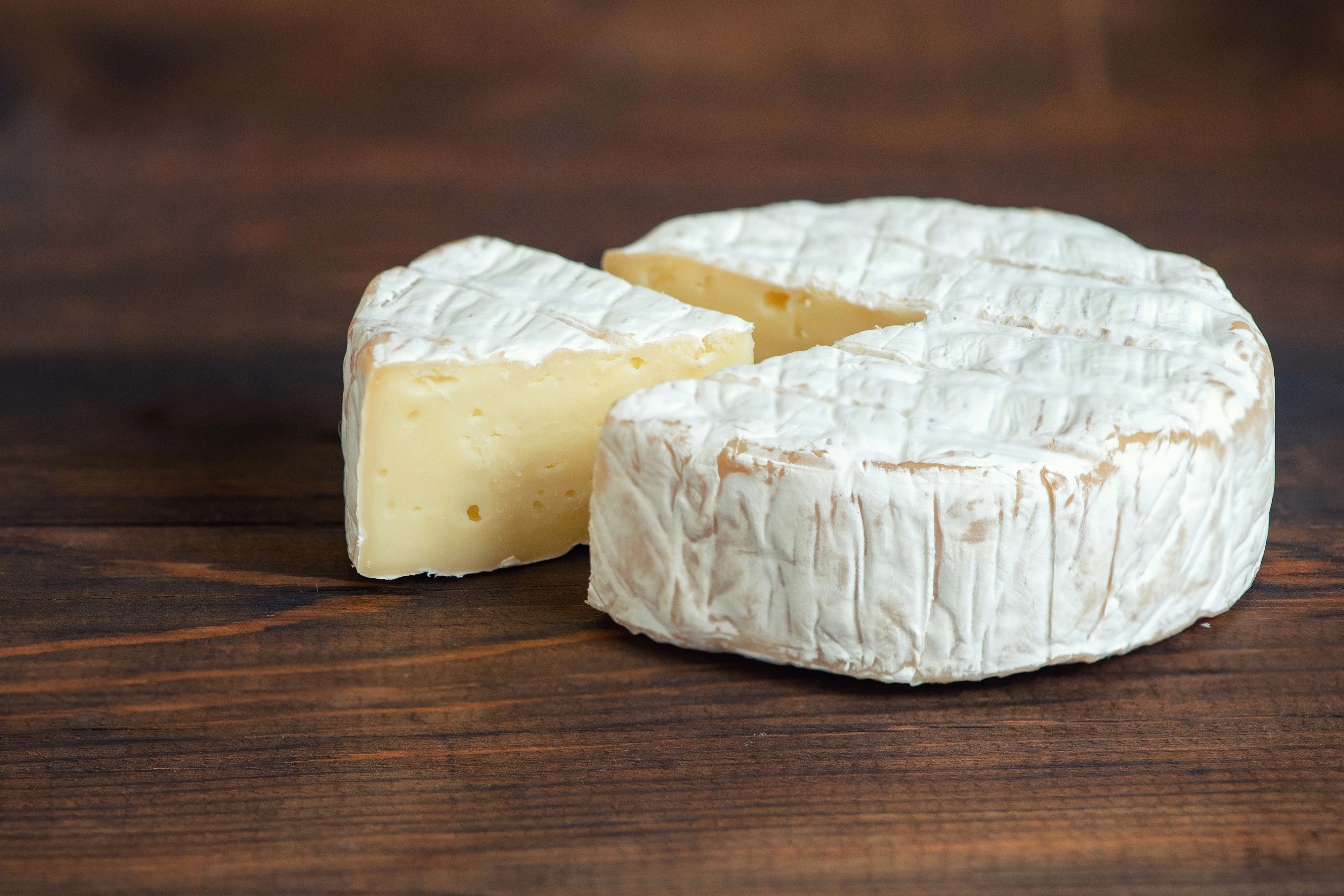 Dieb stahl ein Stück Käse