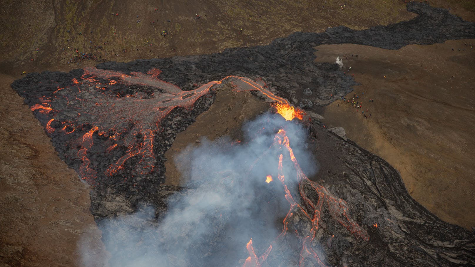 "Leute haben sich an Lava Zigaretten angezündet"