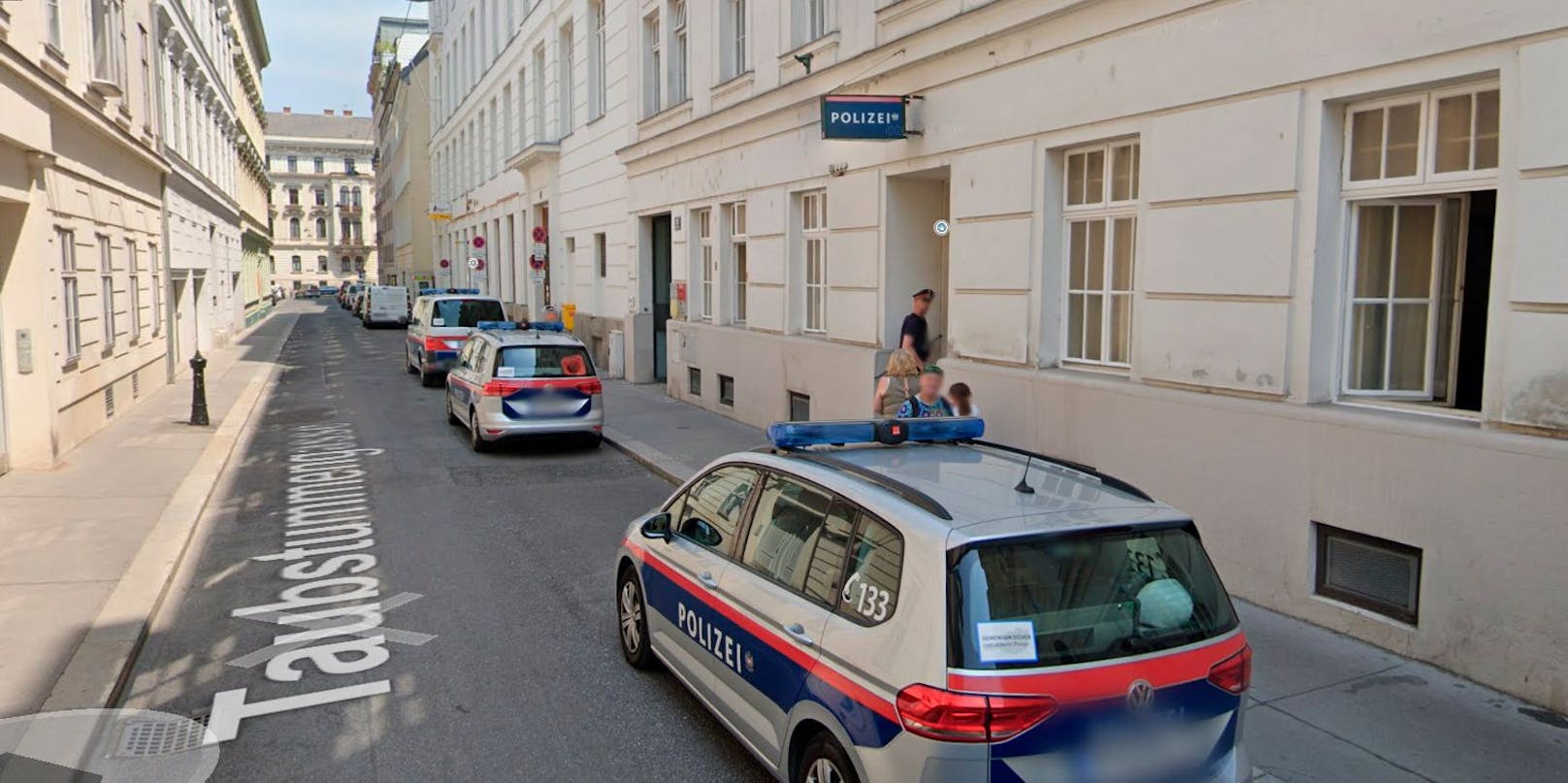 Blick auf die Polizeiinspektion Taubstummengasse in Wien-Wieden