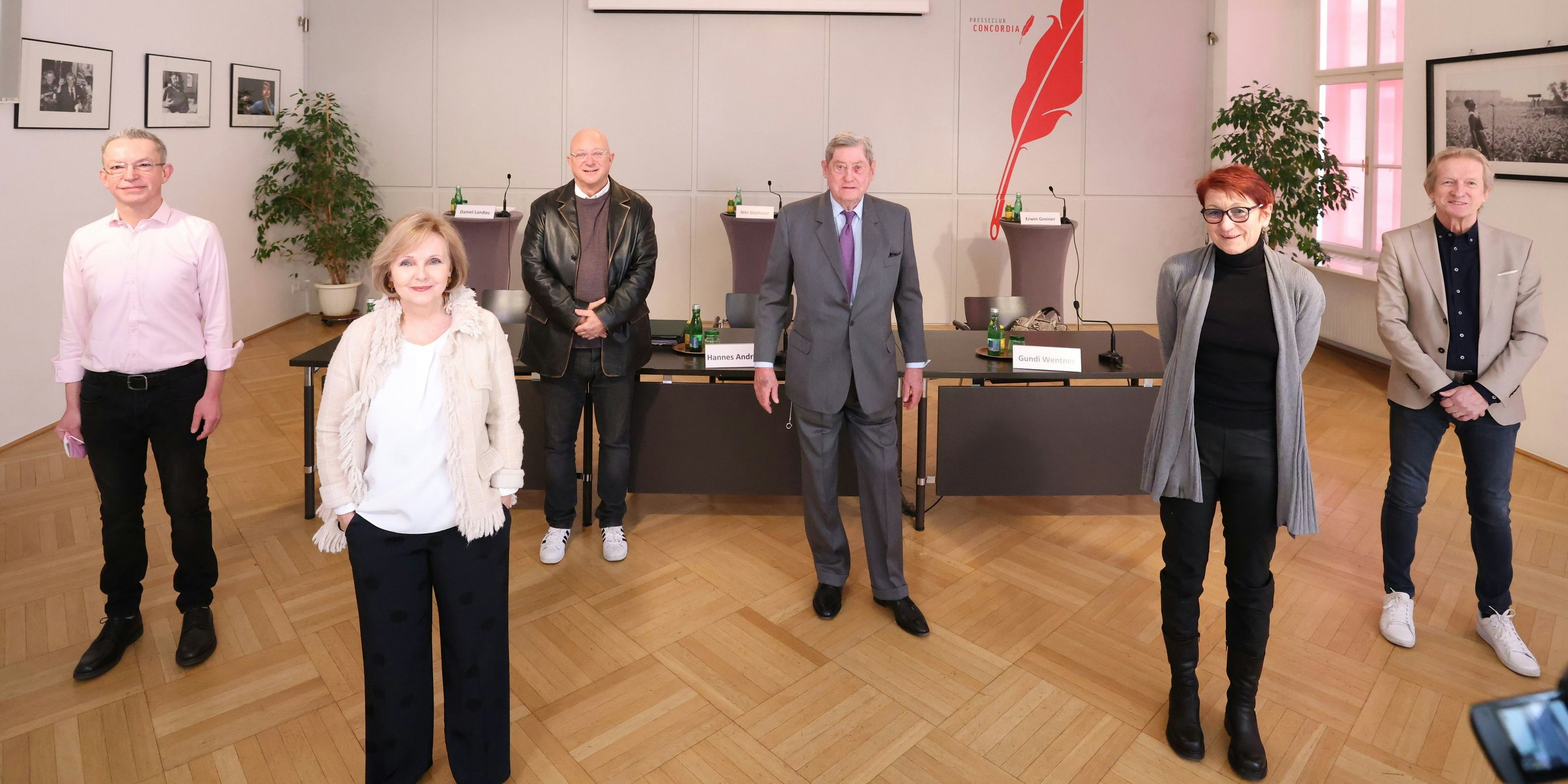 Für bessere Bildung (v.l.): Daniel Landau, Gundi Wentner, Niki Glattauer, Hannes Androsch, Heidi Schrodt und Erwin Greiner